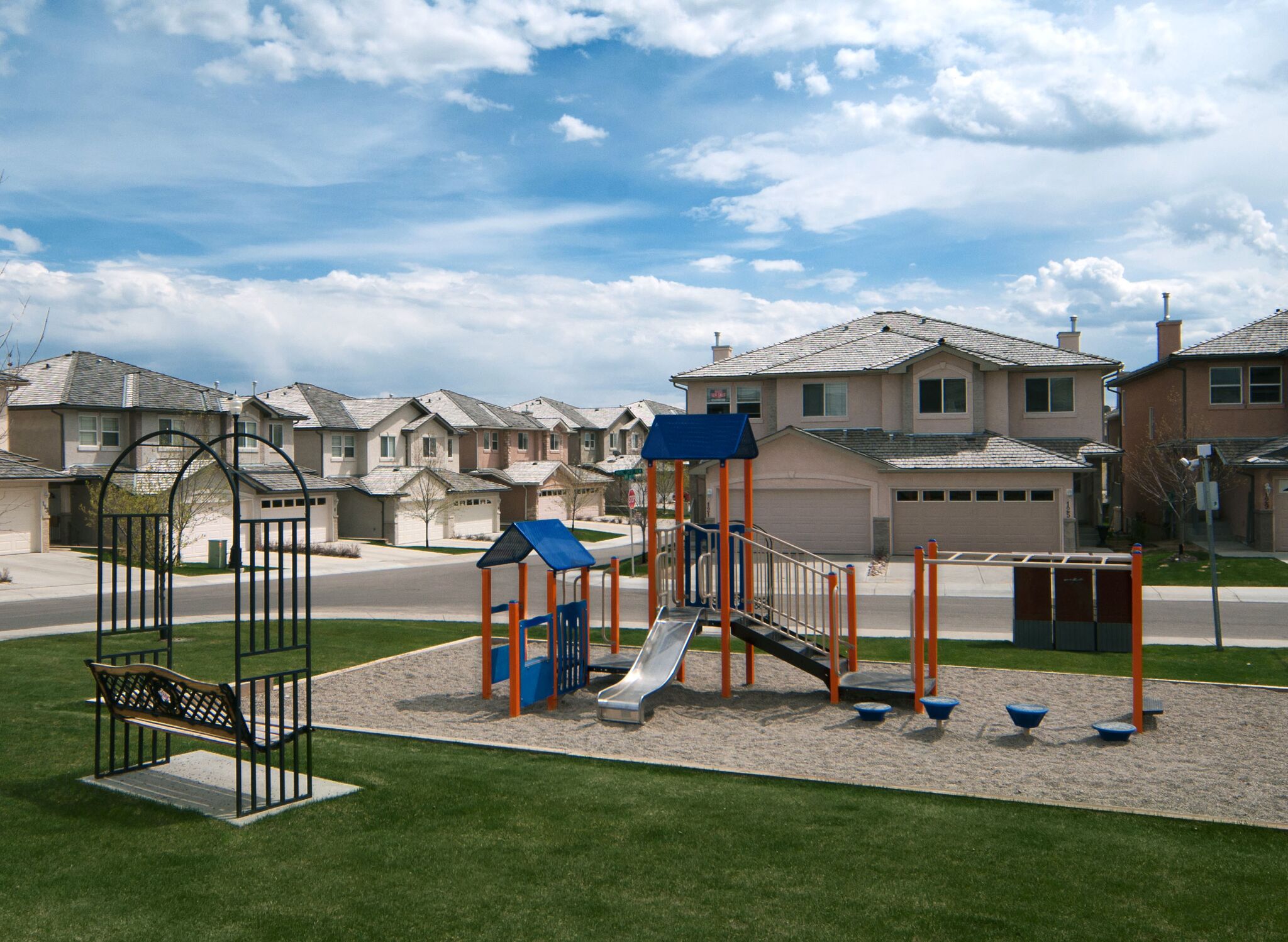 ROYAL OAK TOWNHOUSE COMPLEX