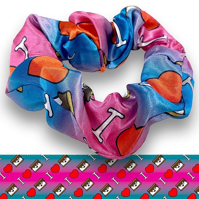 New scrunches are available!  Come up with your own design or we can design one for you.  Go to www.gogeri.com for all your Screenprinting needs!
#customscrunchies #screenprinting #gerisscreenprinting #gogeri.com