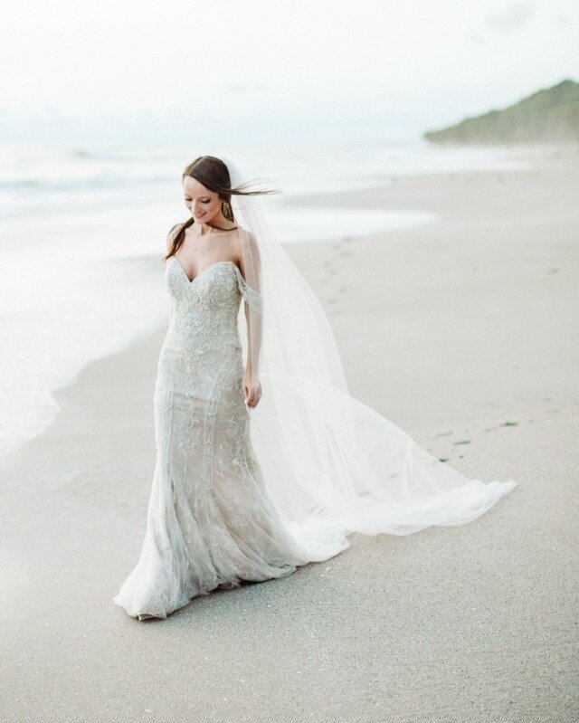 lets walk into the future with a smile⠀⠀⠀⠀⠀⠀⠀⠀⠀
⠀⠀⠀⠀⠀⠀⠀⠀⠀
beautiful bride @tatiana_cgc⠀⠀⠀⠀⠀⠀⠀⠀⠀
wedding by @simplyruticcostarica⠀⠀⠀⠀⠀⠀⠀⠀⠀
photograper @meganmccullor_photography⠀⠀⠀⠀⠀⠀⠀⠀⠀
venue @casascapitan⠀⠀⠀⠀⠀⠀⠀⠀⠀
hair @paupauq⠀⠀⠀⠀⠀⠀⠀⠀⠀
cater @chef_