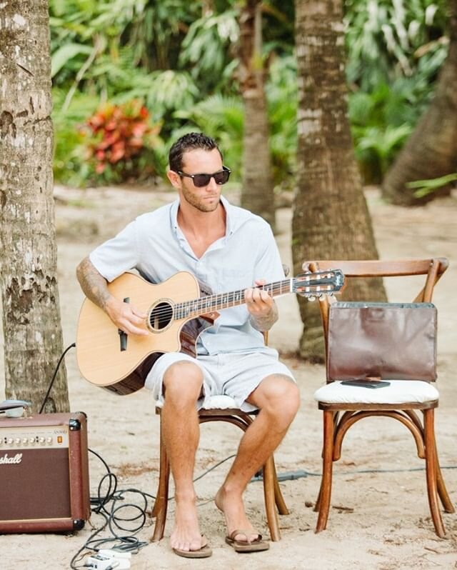 Do you have a special song that you want to walk down the aisle to?  Well......no worries,  because Jesse Park @glassybarrels has got you covered. ⠀⠀⠀⠀⠀⠀⠀⠀⠀
⠀⠀⠀⠀⠀⠀⠀⠀⠀
#acousticguitar #beachceremony #ceremonymusic #yourwedding #simplyrustic #simplyrus