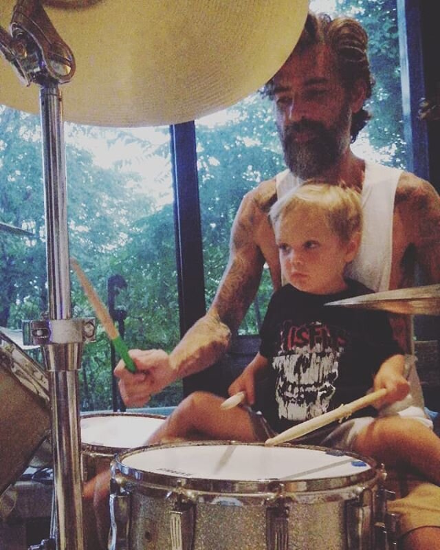 what we're up to...
#drumlessons  with @tropicalfonzie

#drums #punkrock #misfits #toddlerlife #parenting #hippielife