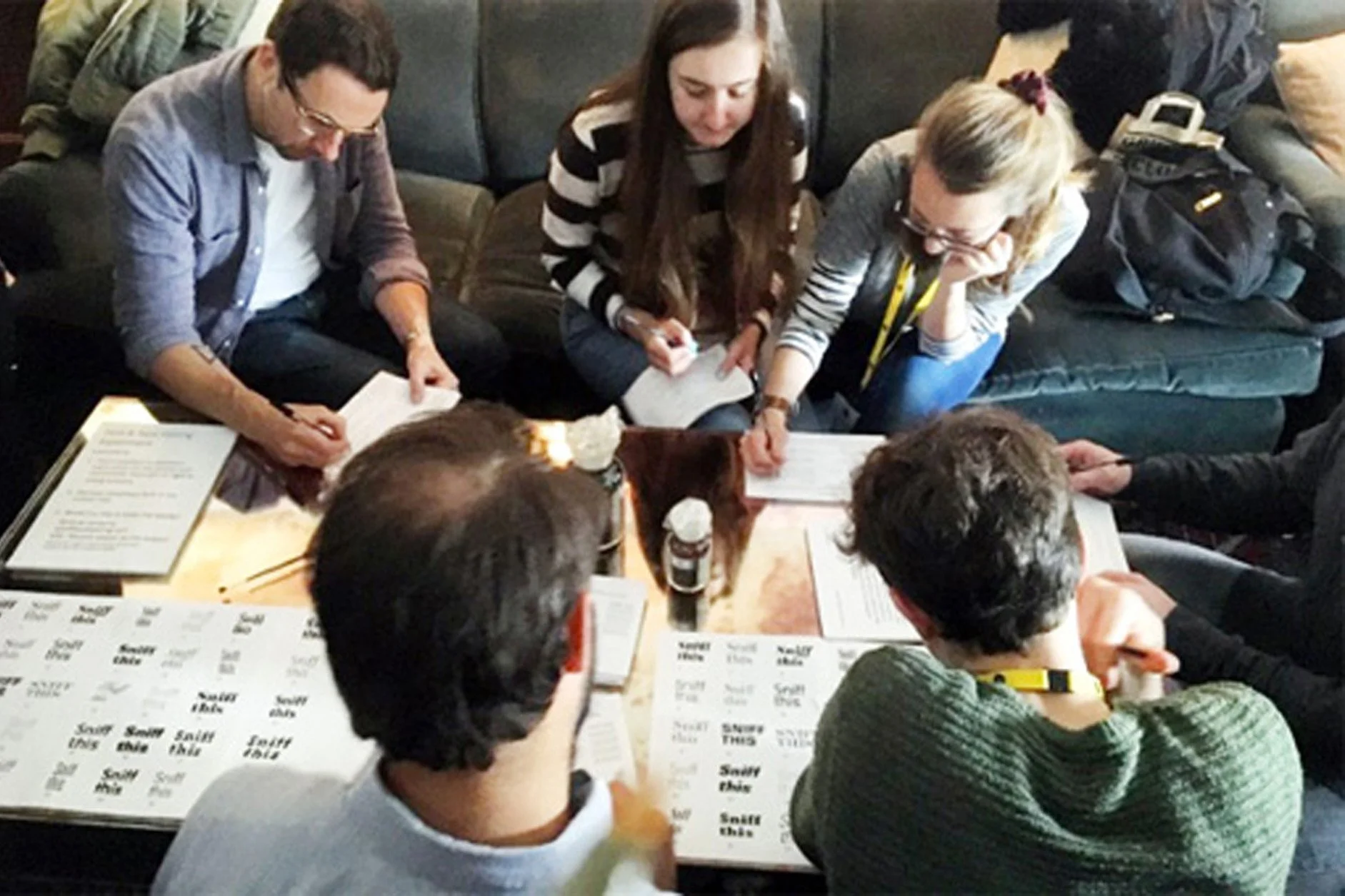 teambuilding - facilitation - postits 2.jpg