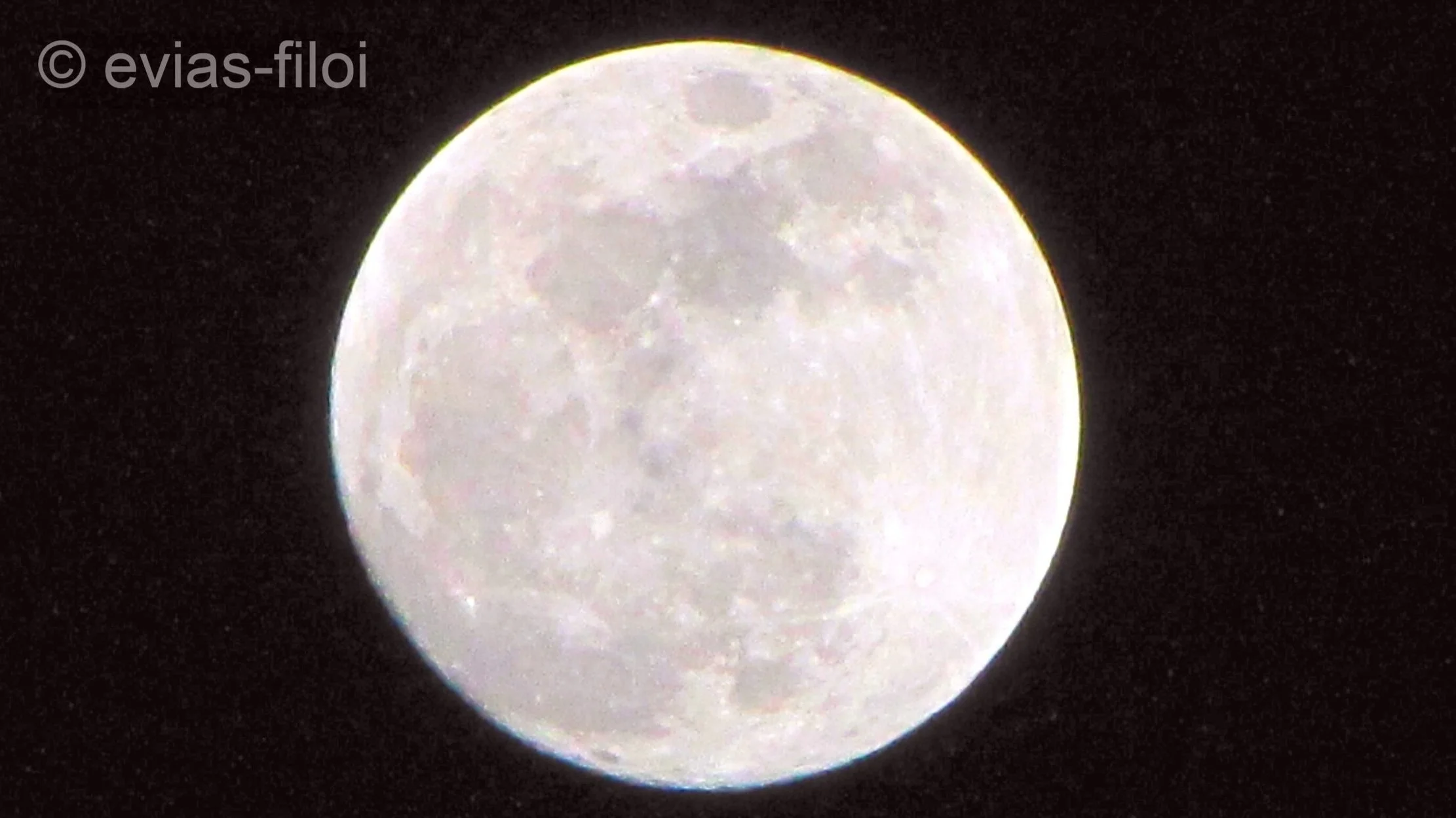 Η παραμυθένια πρώτη υπερπανσέληνος της χρονιάς