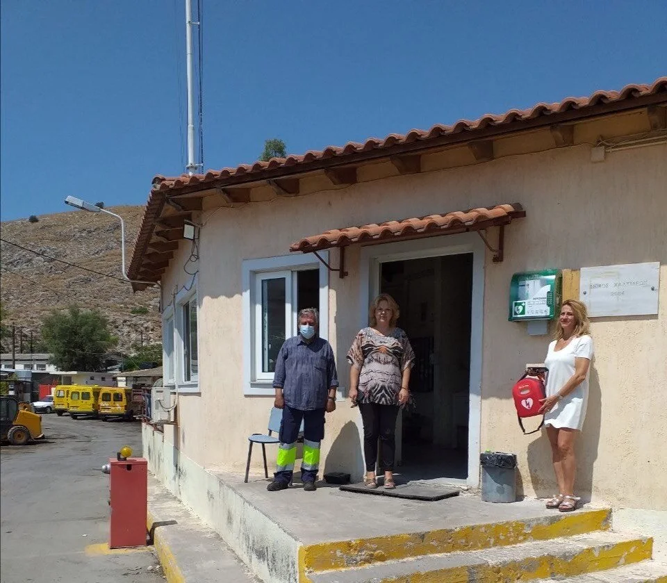 Τοποθέτηση απινιδωτών σε σημεία Δήμου Χαλκιδέων