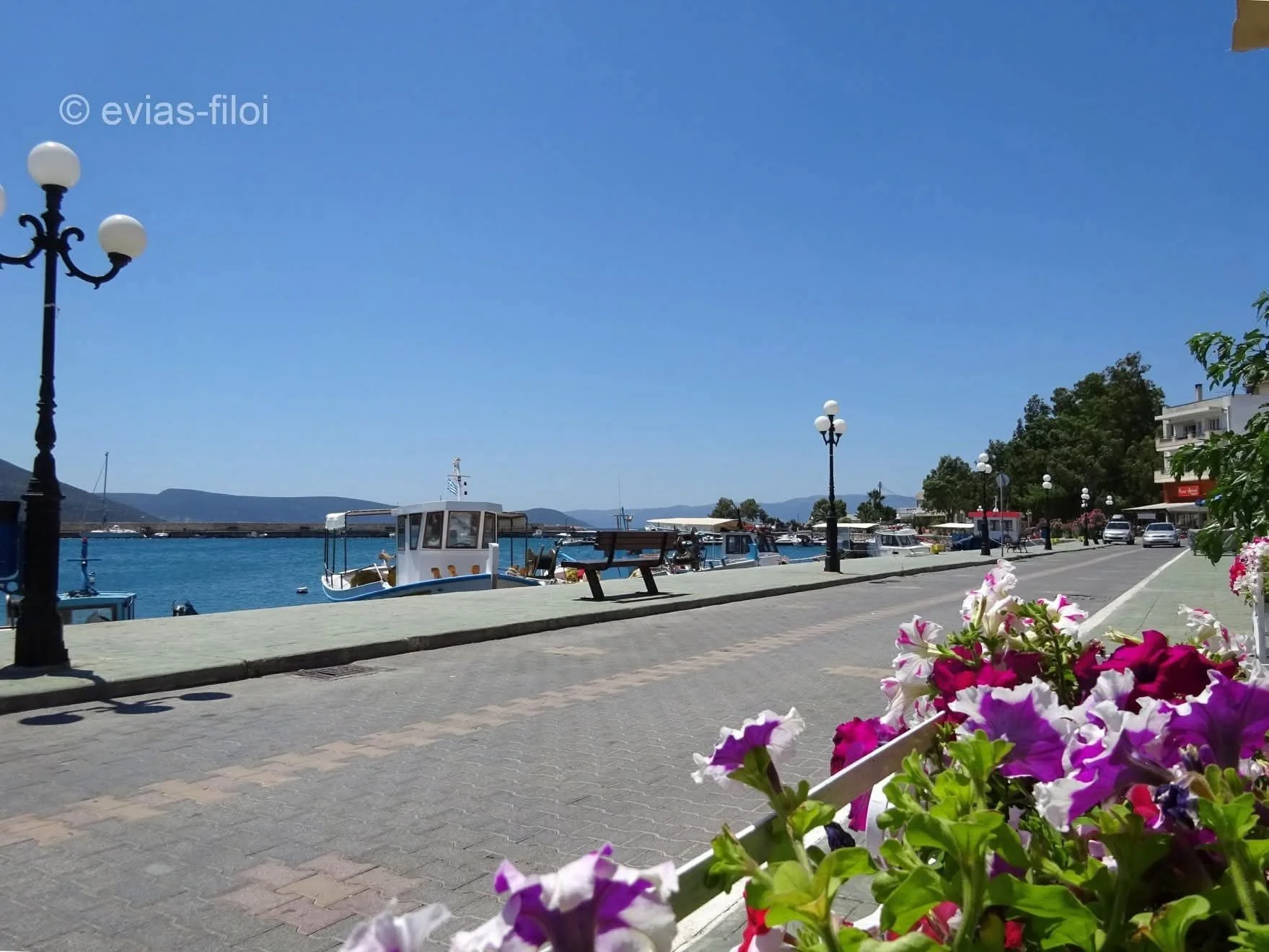 Χωρίς οχήματα η Παραλία Καράβου Αλιβερίου 