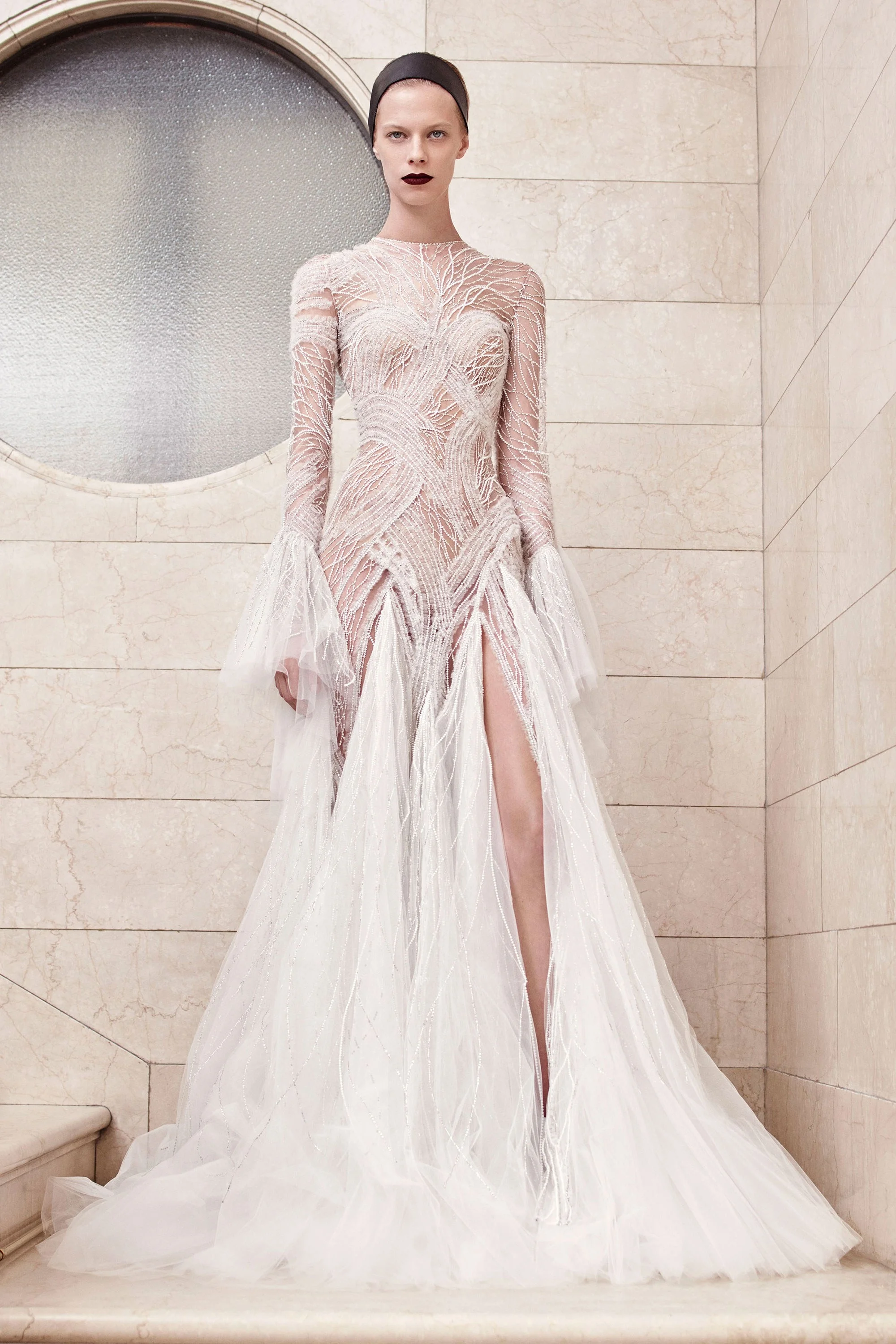 04-atelier-versace-couture-fall-17.jpg