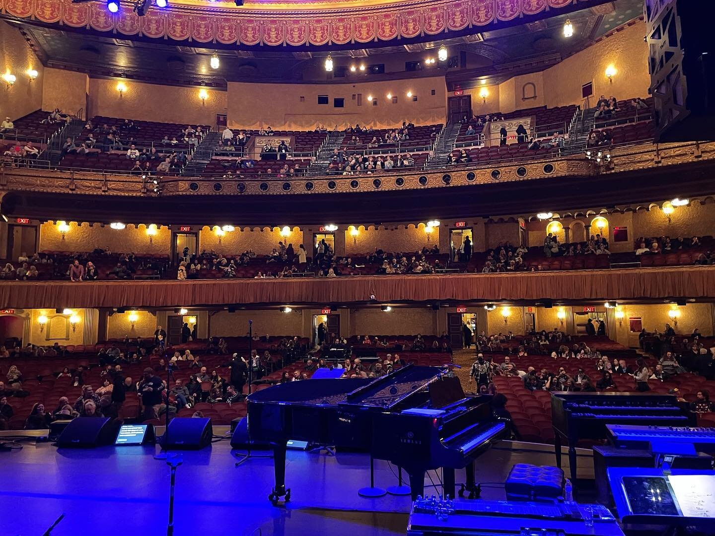 Amazing night at the @beacontheatre here in NYC celebrating @officialgreggallman  75th Birthday. Got to play some loud slide guitar through a Marshall! Can&rsquo;t remember the last time I didn&rsquo;t use a proper pedal board&hellip;