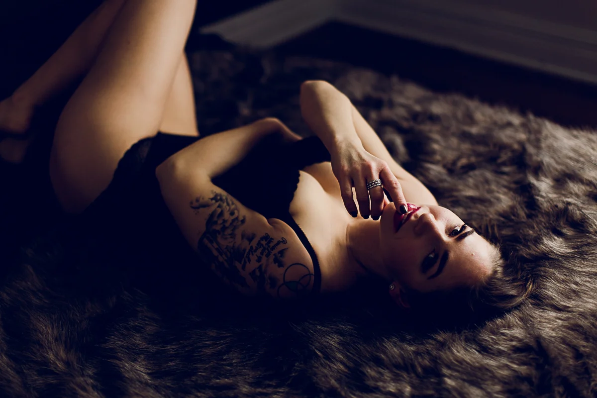 Boudoir Photographer Lafayette Indiana Pearl Photo Design-4024.jpg