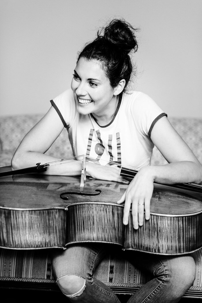 portrait-of-cellist-justyna-jablonska-photographed-by-kris-kesiak-in-edinburgh-06.jpg