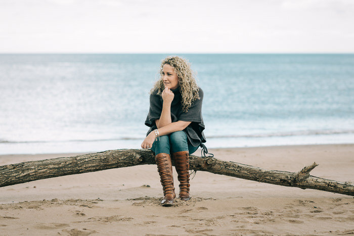 portrait-of-singer-songwriter-elaine-lennon-taken-by-photographer-kris-kesiak-in-lunan-bay-01.jpg