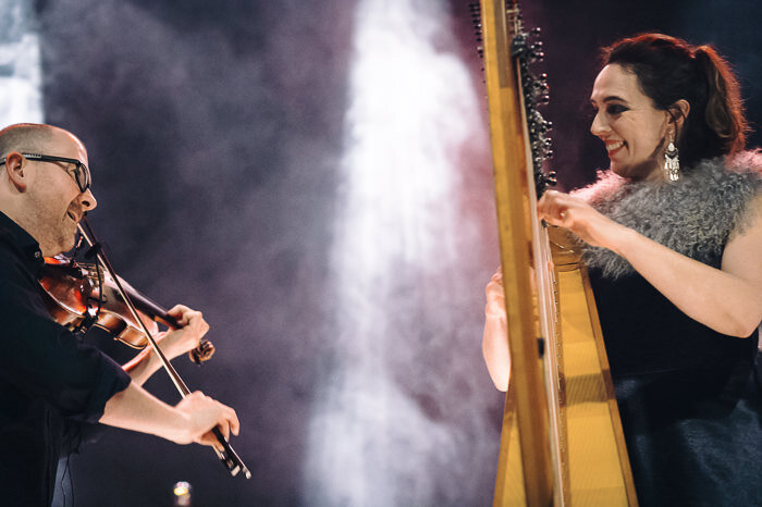 live-photo-of-harpist-catriona-mckay-and-fiddler-chris-stout-by-glasgow-photographer-kris-kesiak-08.jpg