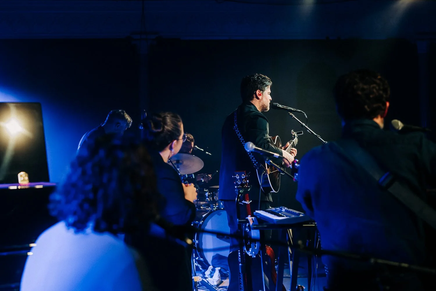 kris-drever-live-music-conert-photography-by-kris-kesiak-08.jpg