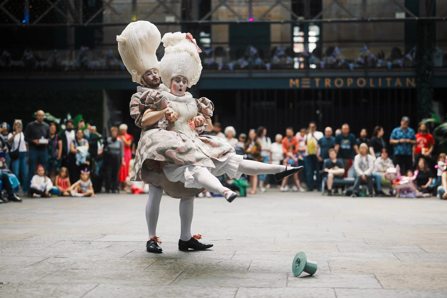 merchant-city-festival-2026-street-theatre-glasgow-kris-kesiak-1.jpg