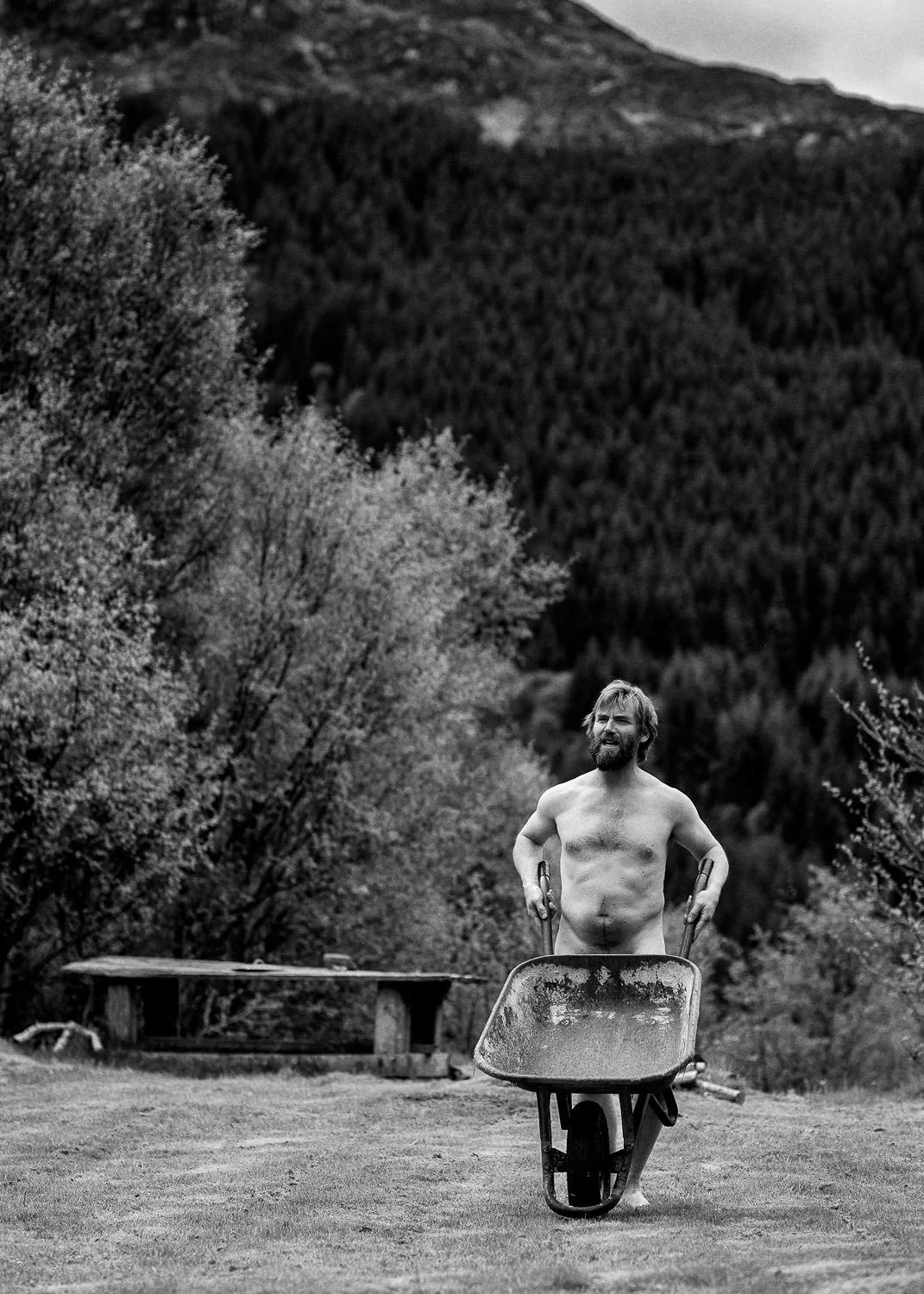 black-and-white-portait-naked-football-calendar-glenelg-highlands-by-kris-kesiak-10.jpg