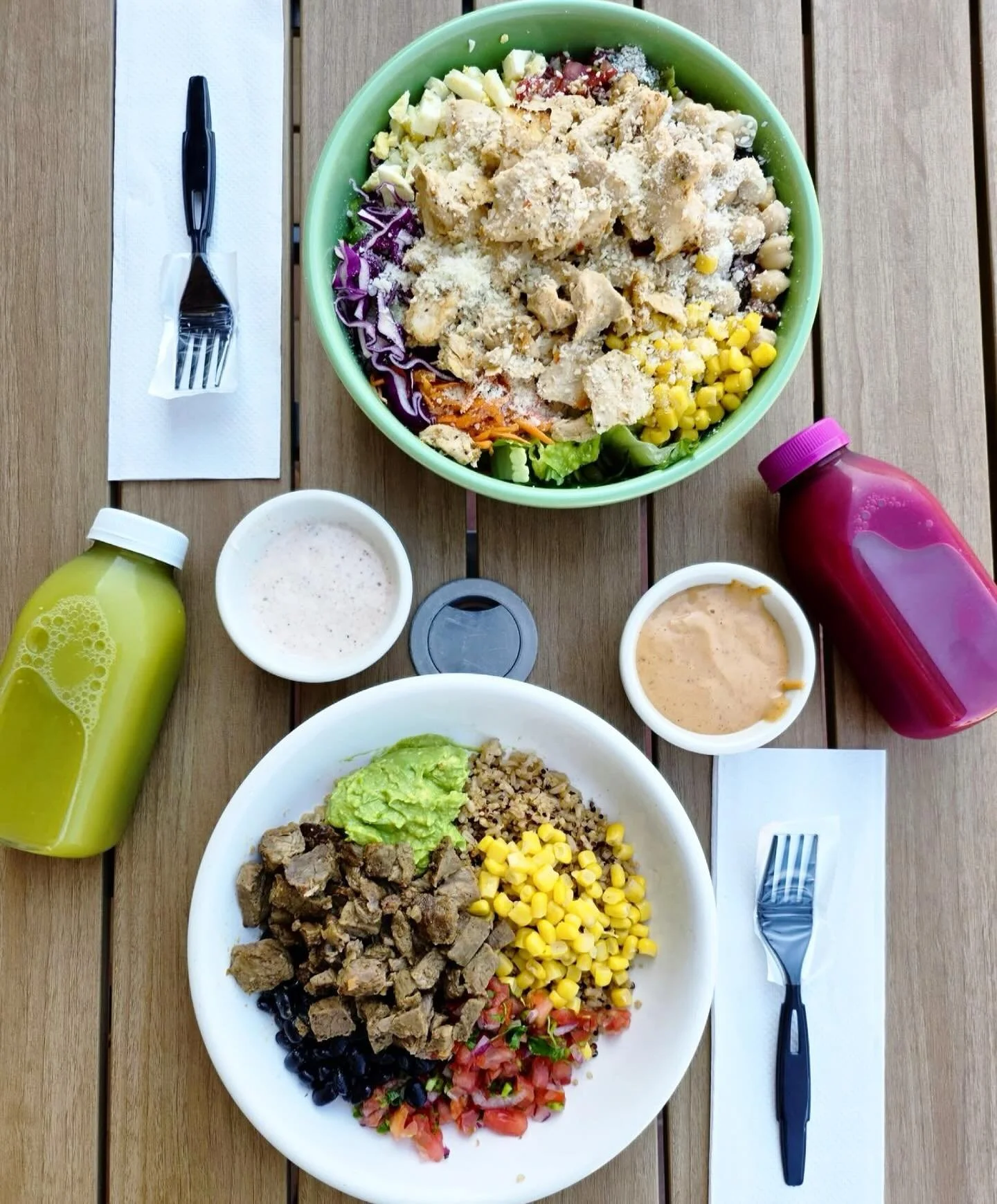No lunch plans? Try one of @freshvalleysilosquare&rsquo;s fresh protein bowls, salads, or cold pressed juices! Fuel your week with ingredients that count 🥗🥕🍓