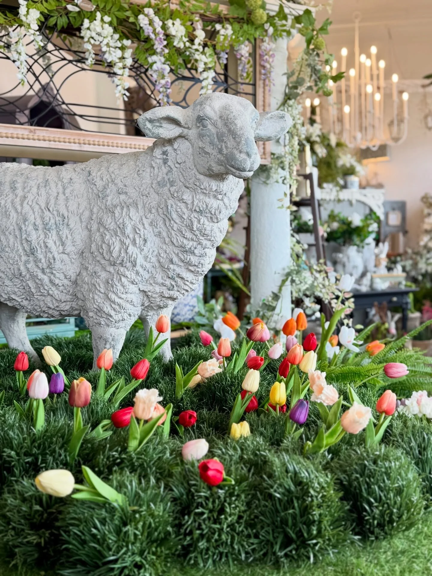 Spring is almost here and it&rsquo;s the perfect time for a little home refresh 💐Our shops are blooming with new arrivals you&rsquo;ll love to bring home!

✨ @shopcrownjules
✨ @magnoliahousestore 
✨ @ultimategifts 

#LiveWorkPlay #SiloSquare
