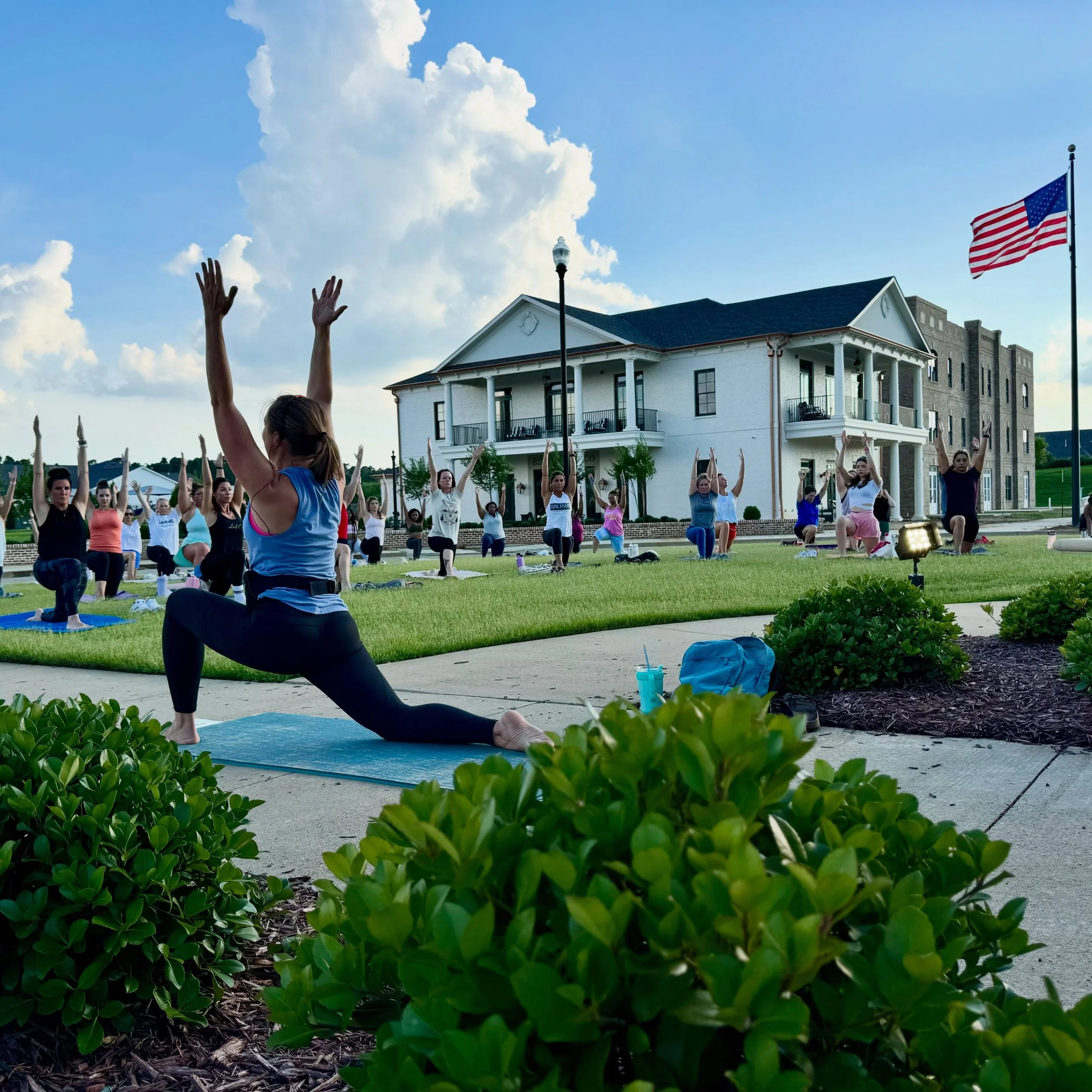 Sunset Yoga is T O N I G H T 🌅🧘🏻&zwj;♀️

Bring your mat, your water, &amp; your bestie, and meet us at the bell tower at 6:00pm! Relax, unwind, &amp; enjoy free yoga brought to you by Jane&rsquo;s Gym. 

Come early or stay late to do a little shop