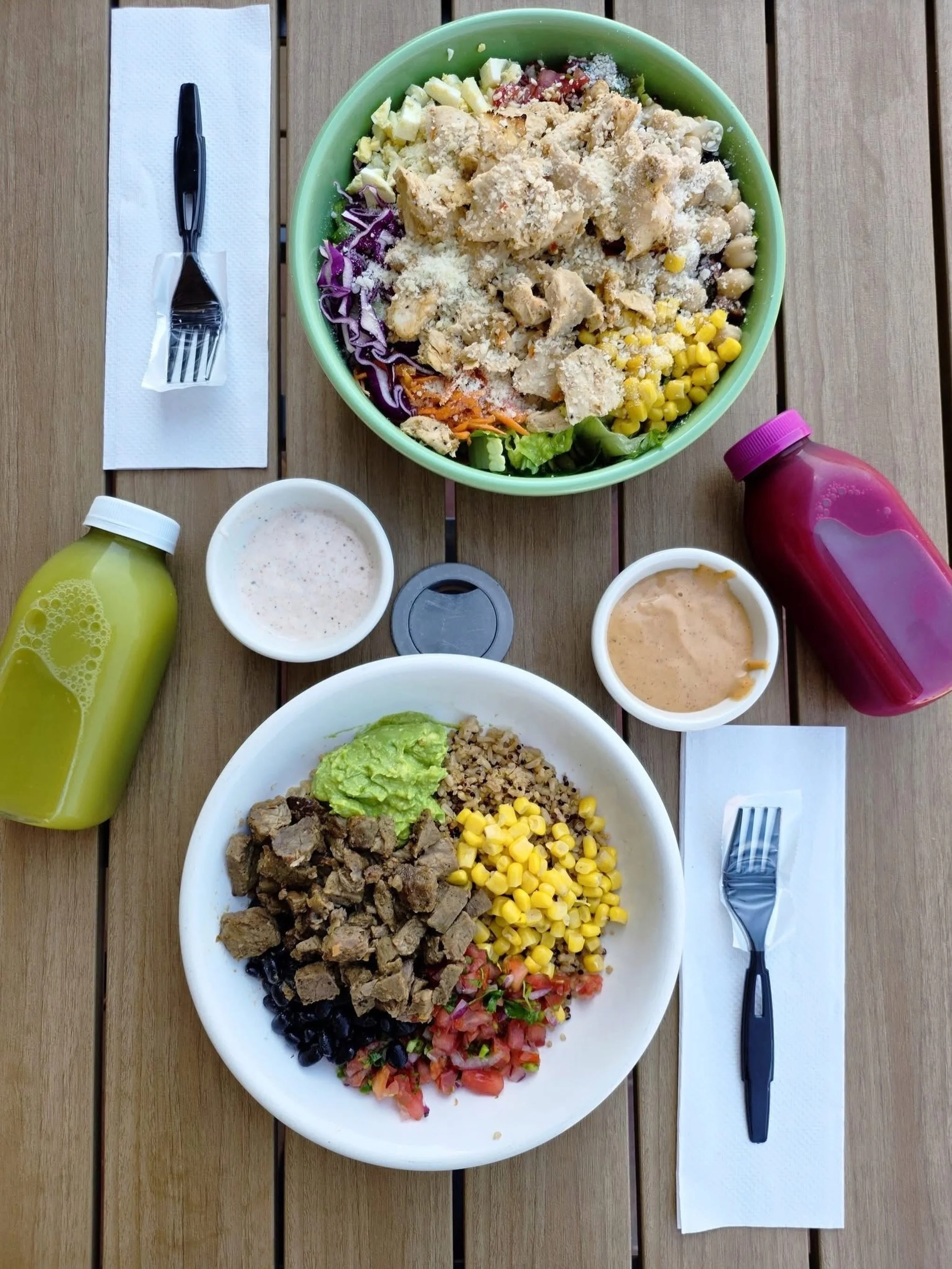 Lunch made colorful, healthy, and delicious just for YOU! 🌱🥗

Come enjoy fresh bowls, juices, and more today at Fresh Valley! Your body (and taste buds) will thank you!

#LiveWorkPlay #SiloSquare