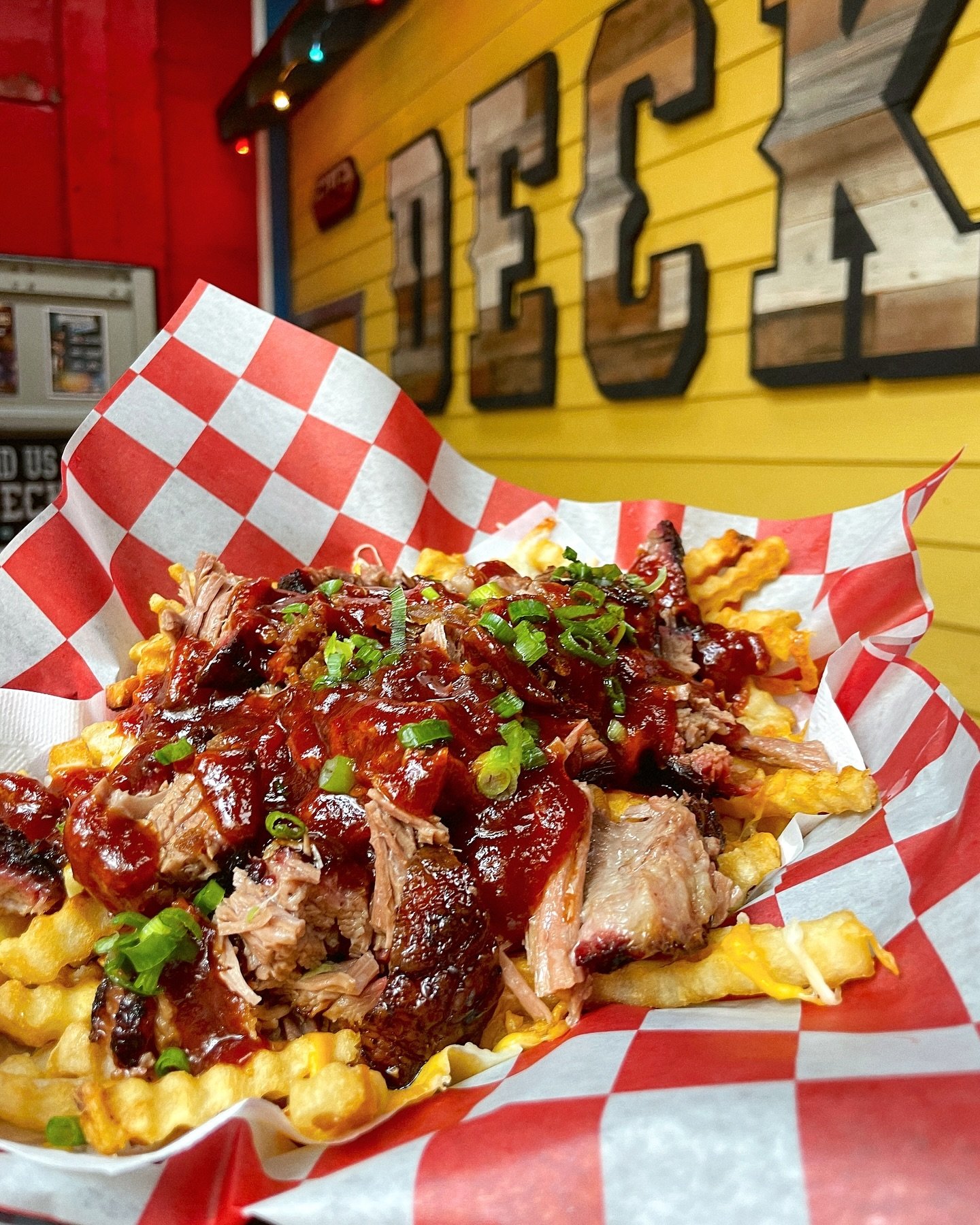 Grub on pregame Brisket Fries! 🤌🏼 Made with smoked bacon, jack &amp; cheddar, St. Louis BBQ sauce &amp; green onions.