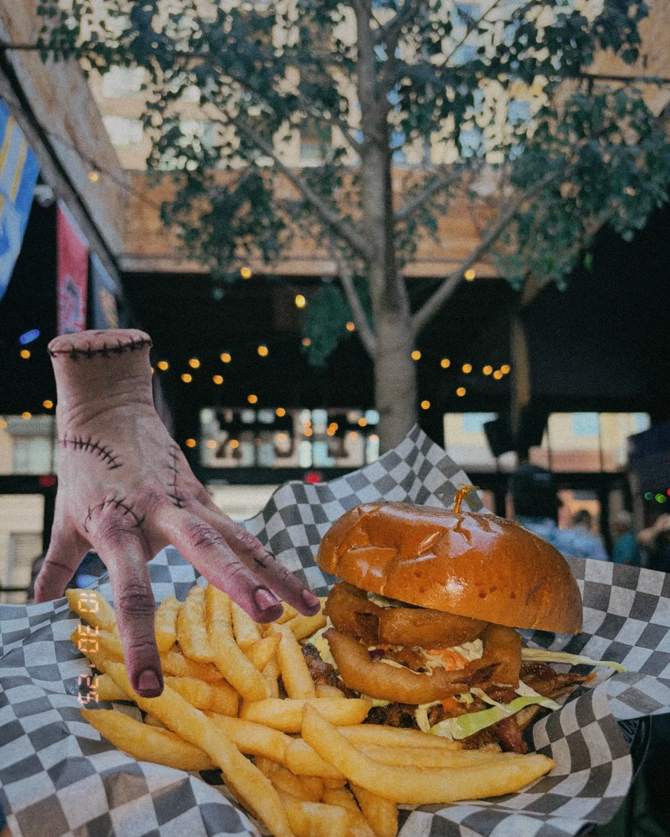 Happy Hallow&rsquo;s Eve! Do the right Thing and grab dinner before Line Dance Lessons @moonshineflats !☂️🕸️