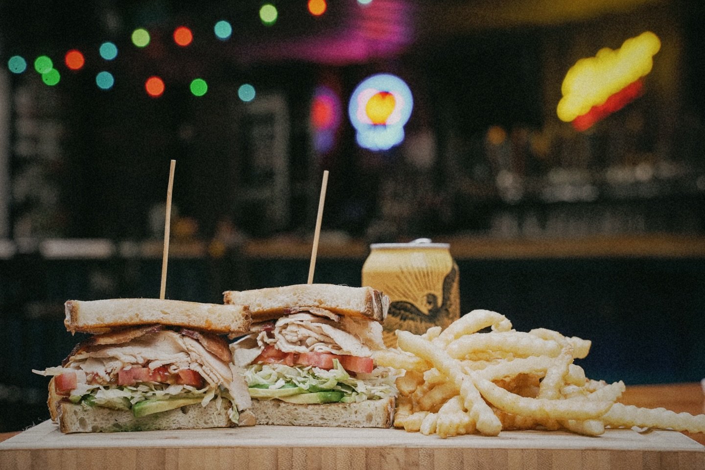 It&rsquo;s (almost) the weekend! We&rsquo;ve got dinner and 2 for 1 @buenacerveza waiting!🍻