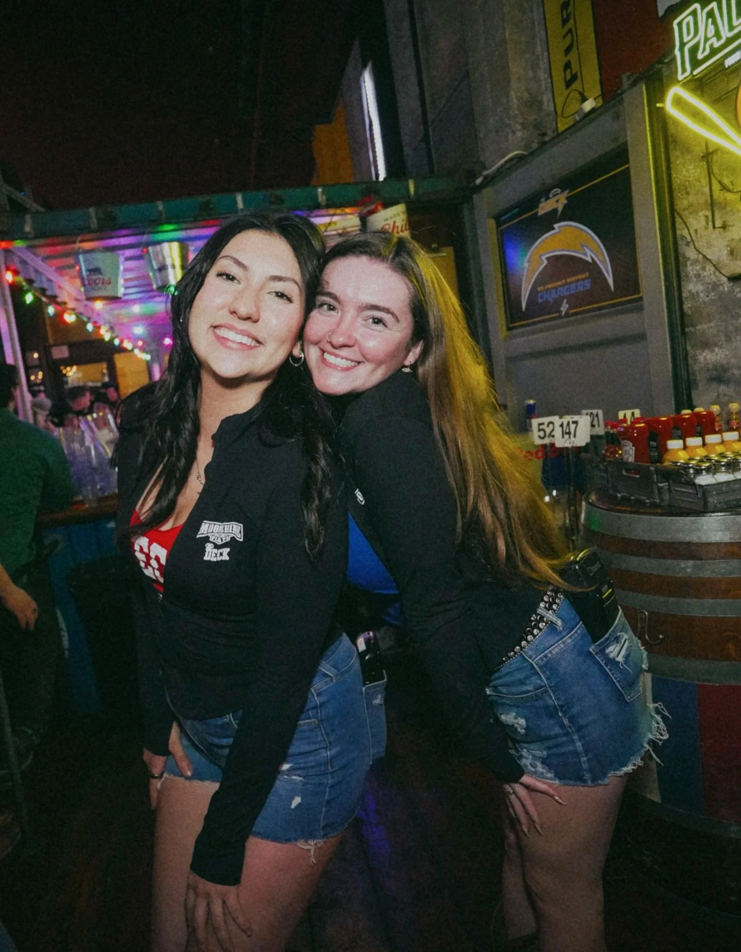 Your Friday night crew is clocked in &amp; locked in! Come hang with us!🤠