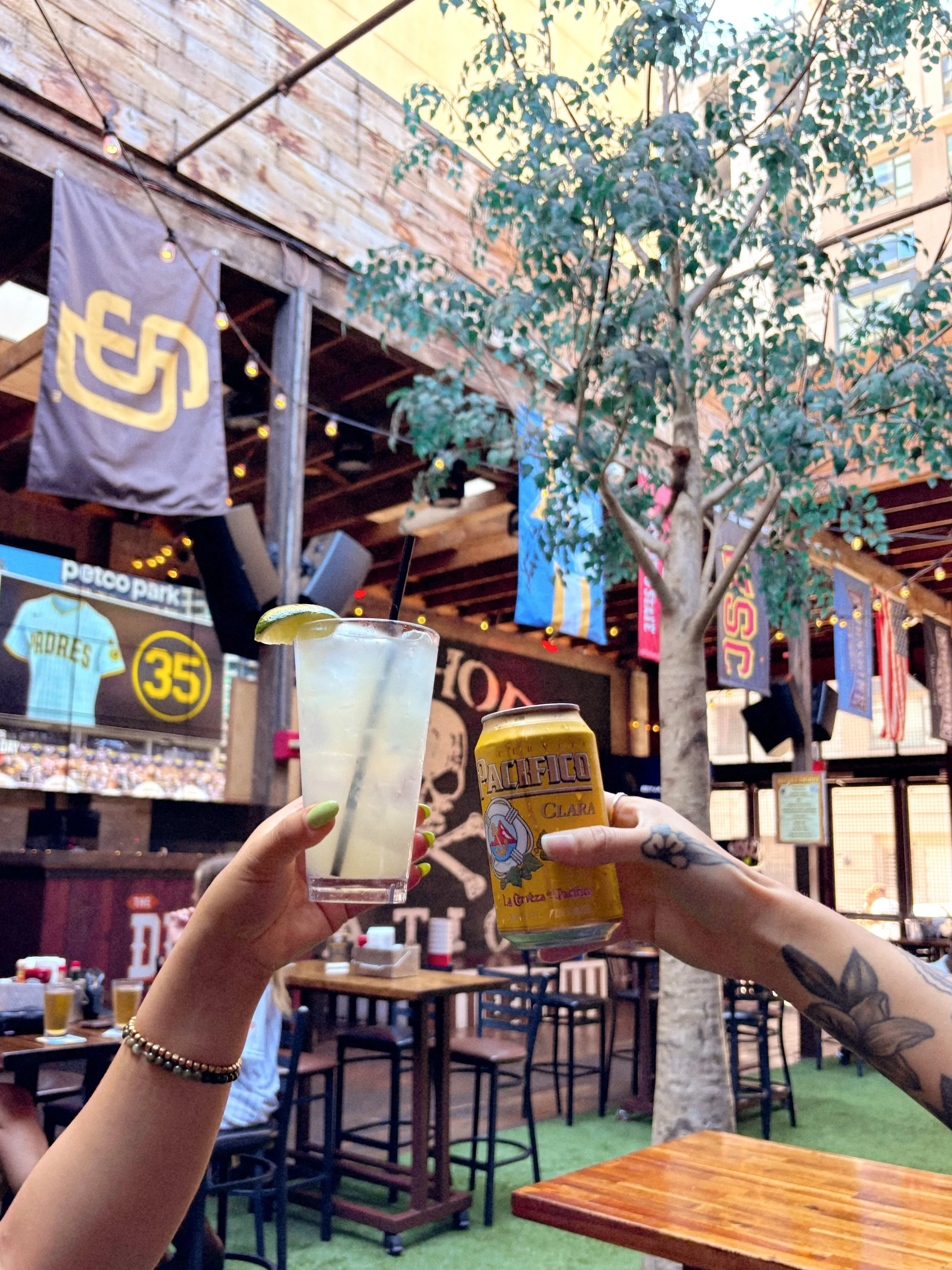Your day &amp; night are covered at The Deck!

padres pregame &rarr; padres postgame &rarr; trivia night!🧠🌟🍻⚾️