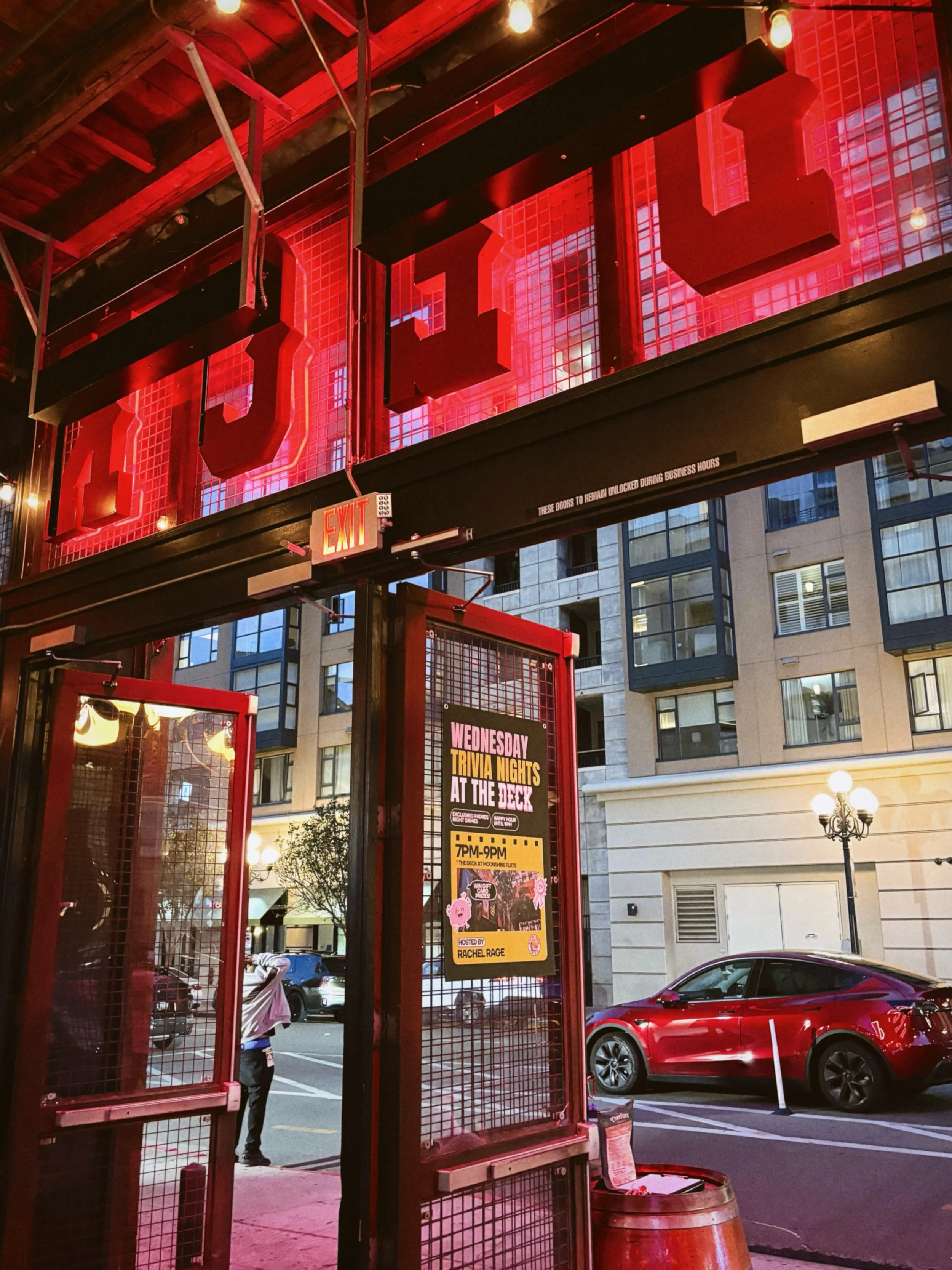 What&rsquo;s fun, full of specials, and the best part of your Wednesday night? It&rsquo;s TRIVIA NIGHT AT THE DECK! 🍻🧠 See you at 7PM!