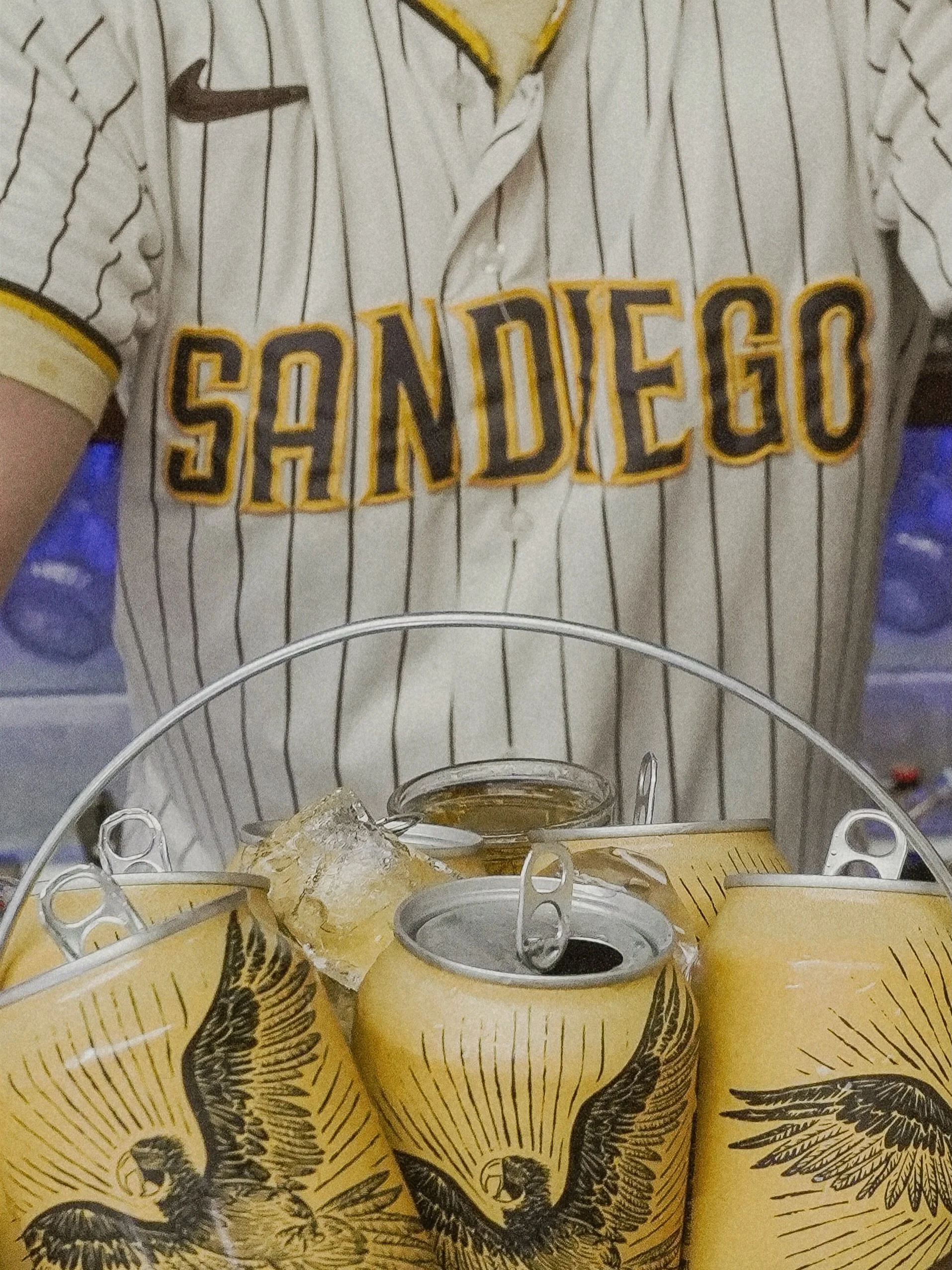 BREAKING NEWS: drinking on a monday is 100% acceptable on padres game days 👀