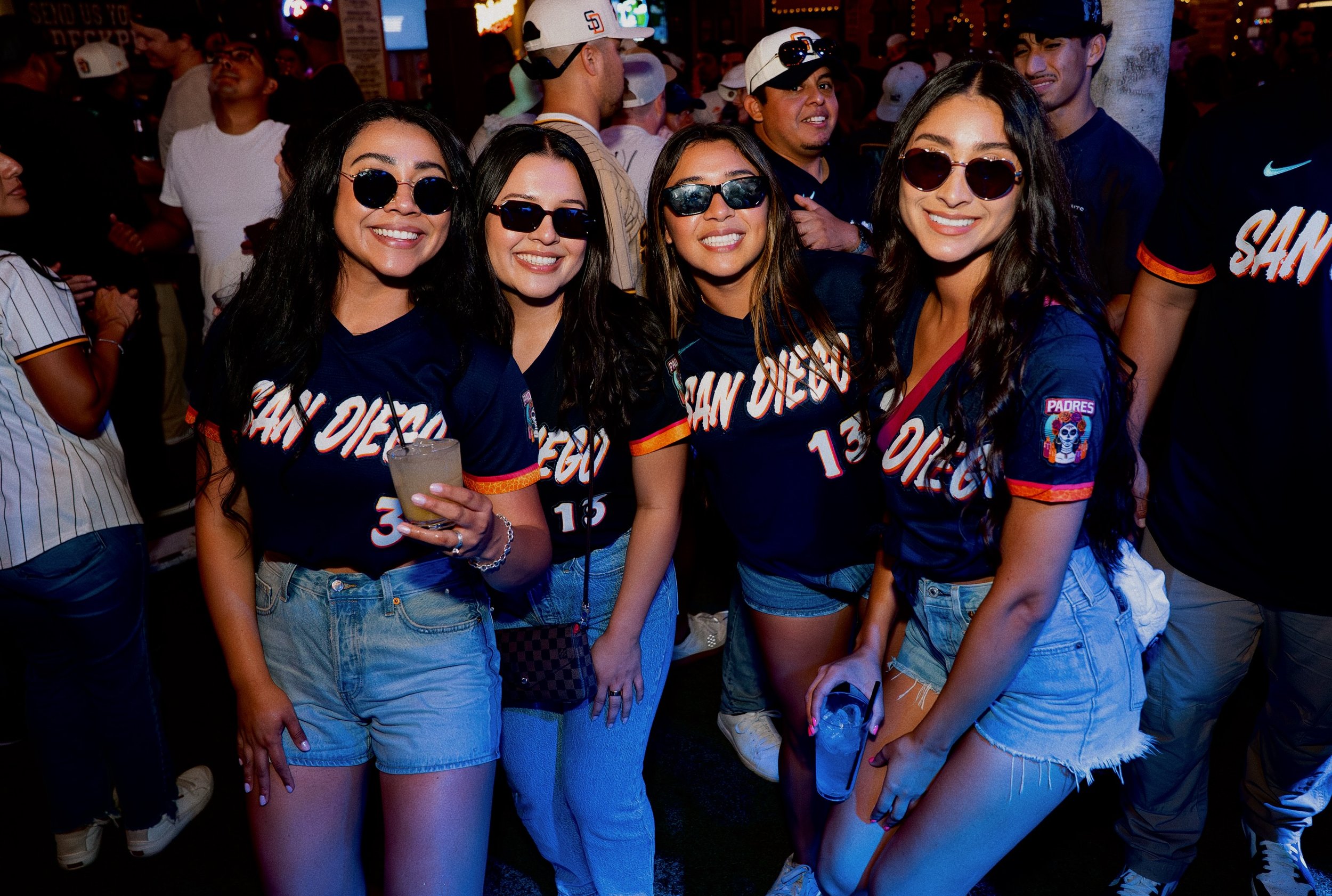 Weekend full of Padres baseball = weekend full of partying! Stop by for $11 Game Day Burger Combos, $5 off pitchers and $30 beer buckets across the street from the ballpark. ⚾🍔