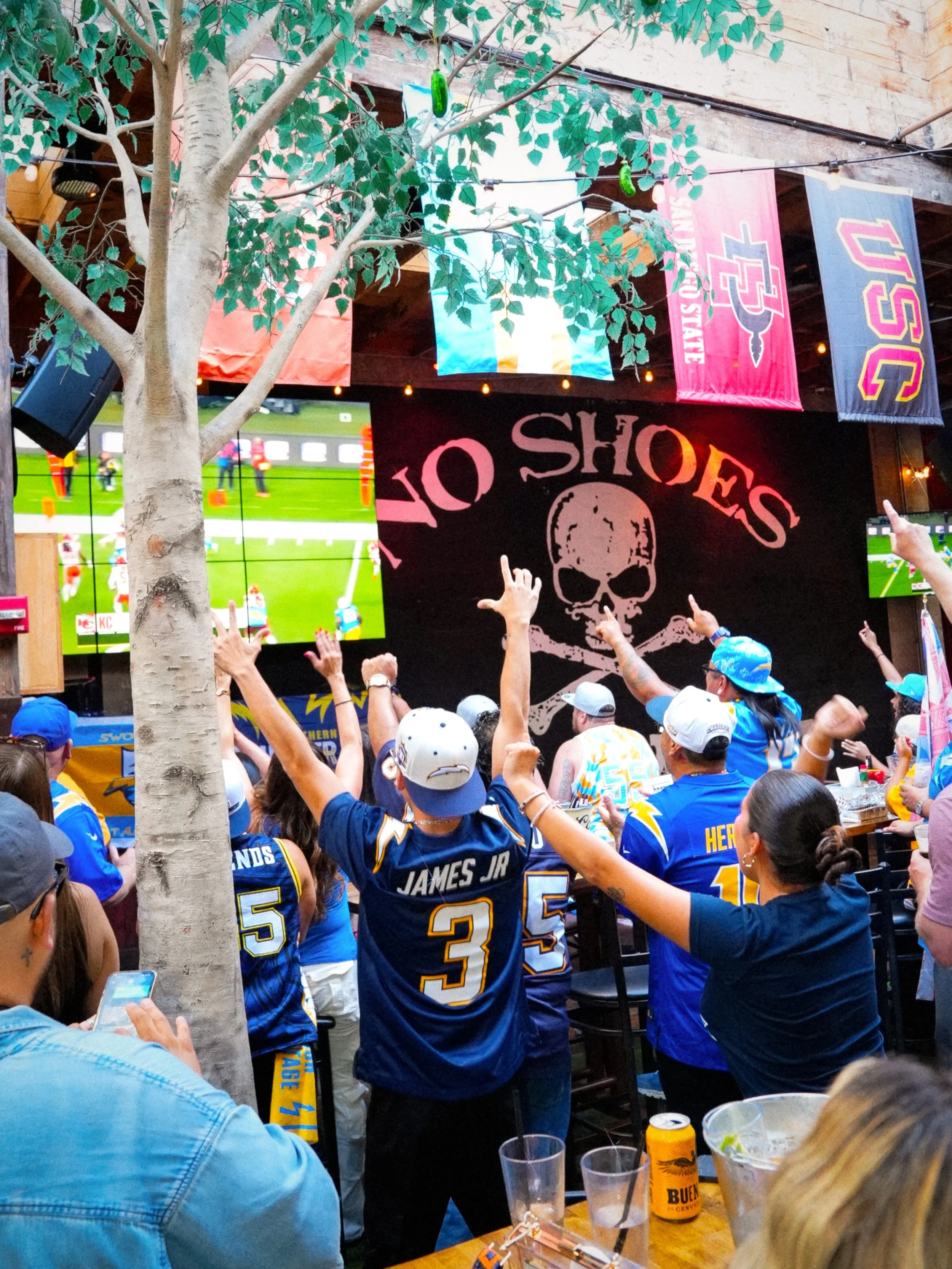 Stadium pulse for Charger AND Padres Sunday 📶⚡