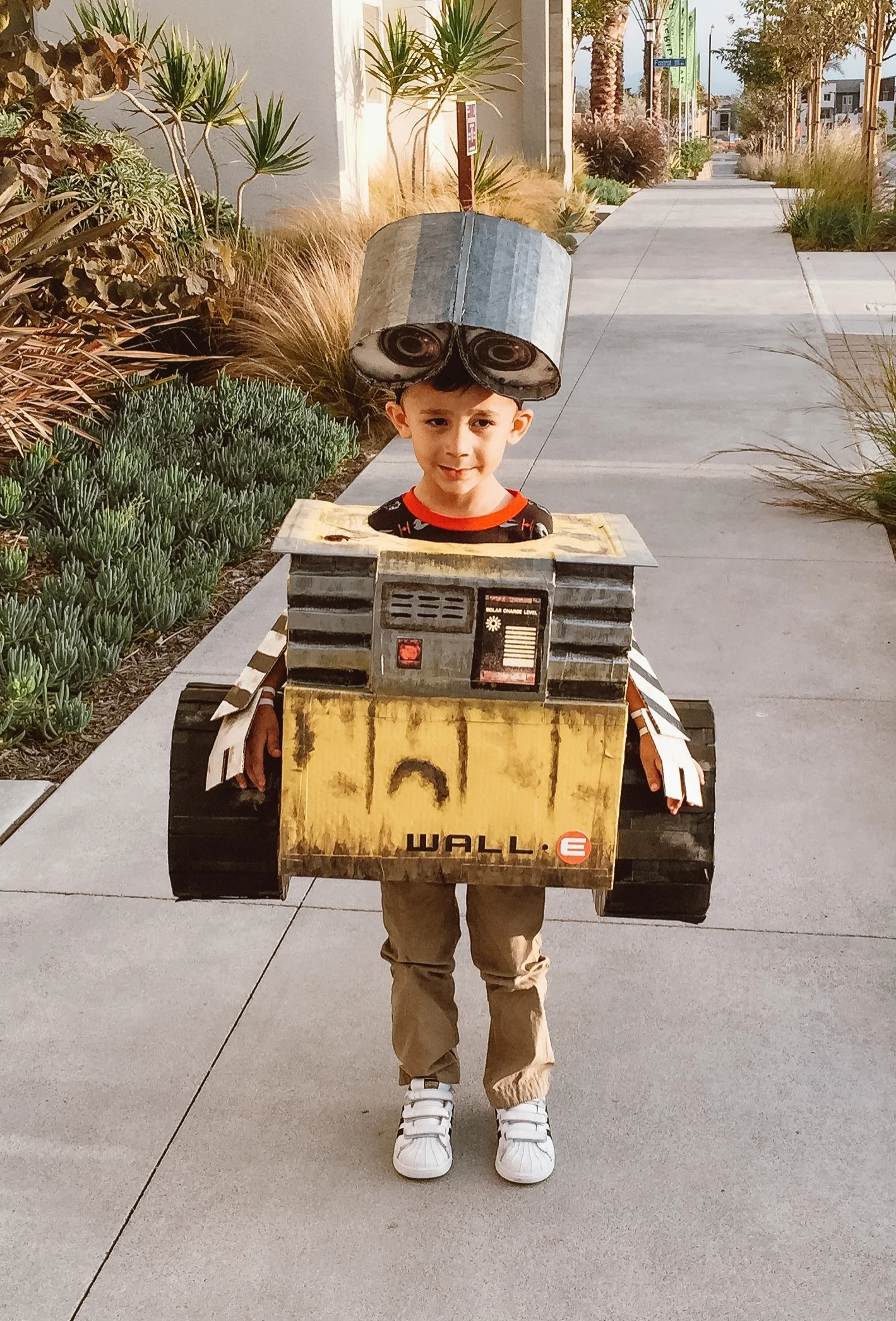 Step By Step Wall-E Halloween Costume DIY