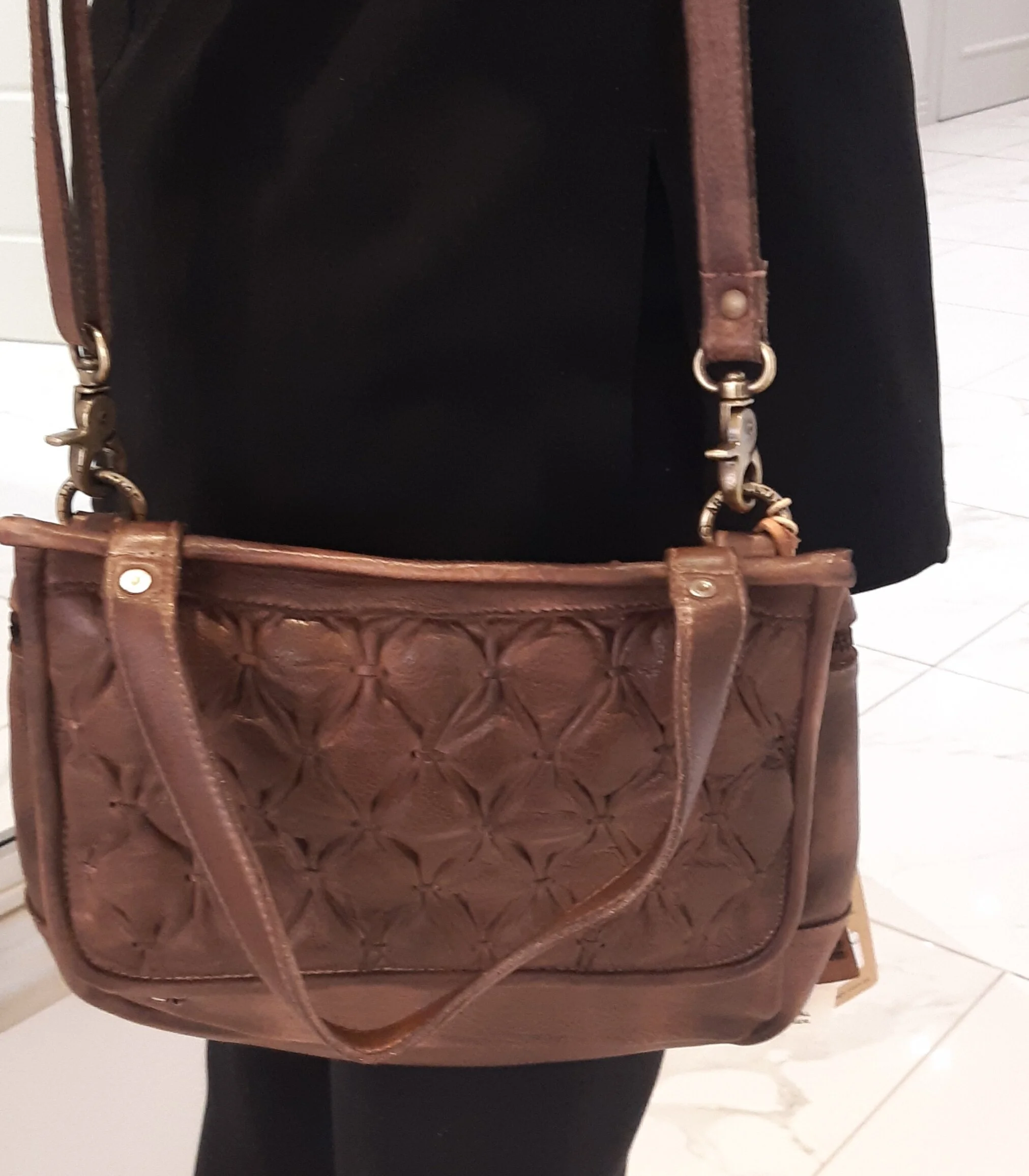 AV BROWN BASKET WEAVE HBAG.jpg