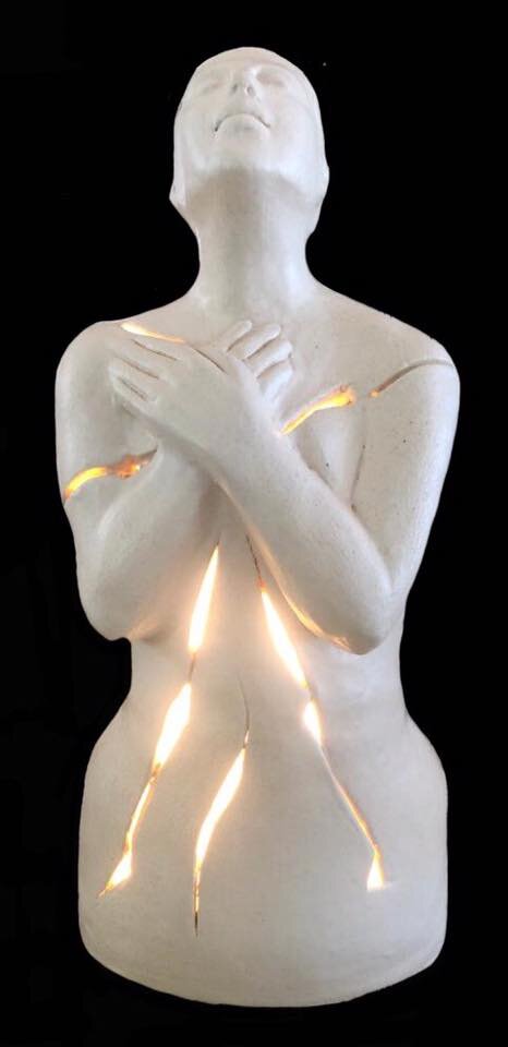 Mariska Fragility Hand Sculpt Lamp 