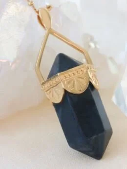 CLOUD NINE GLD SOLDAITE NECK.JPG