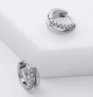 6442 Molly Huggie.JPG