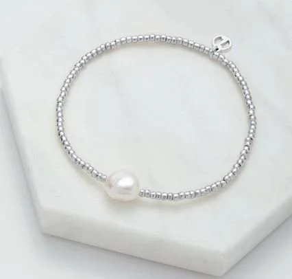 6683 lily bracelet.JPG