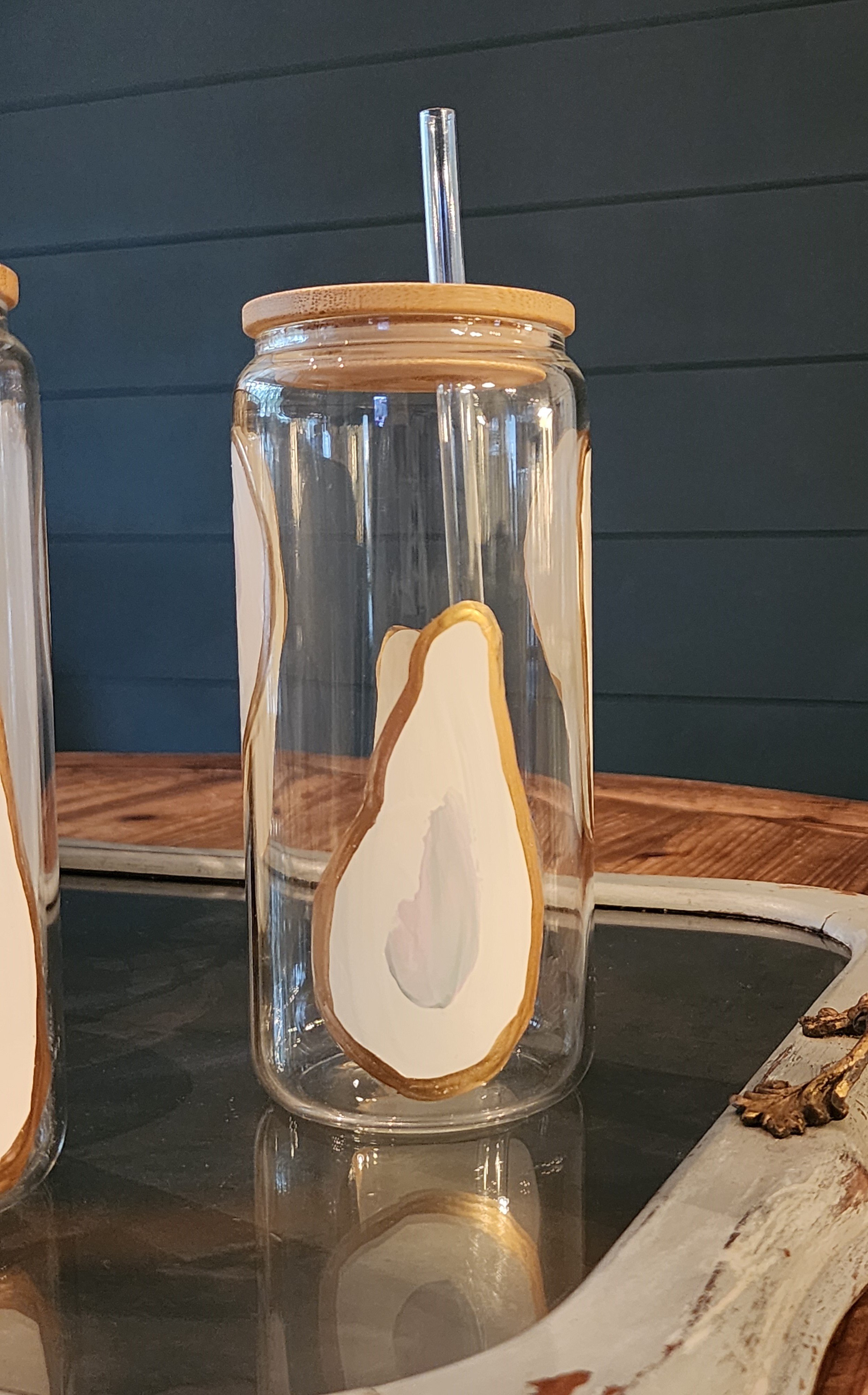 hand-painted oyster 20 oz can glass with bamboo lid & straw - Oyster Confetti color