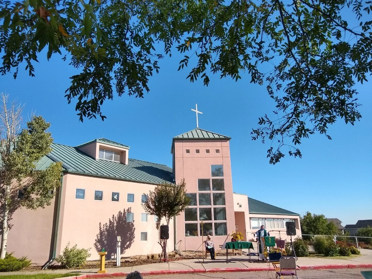 Outdoor Covid-19 Service