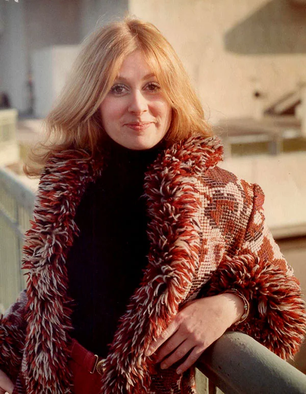 judith-light-05.jpg