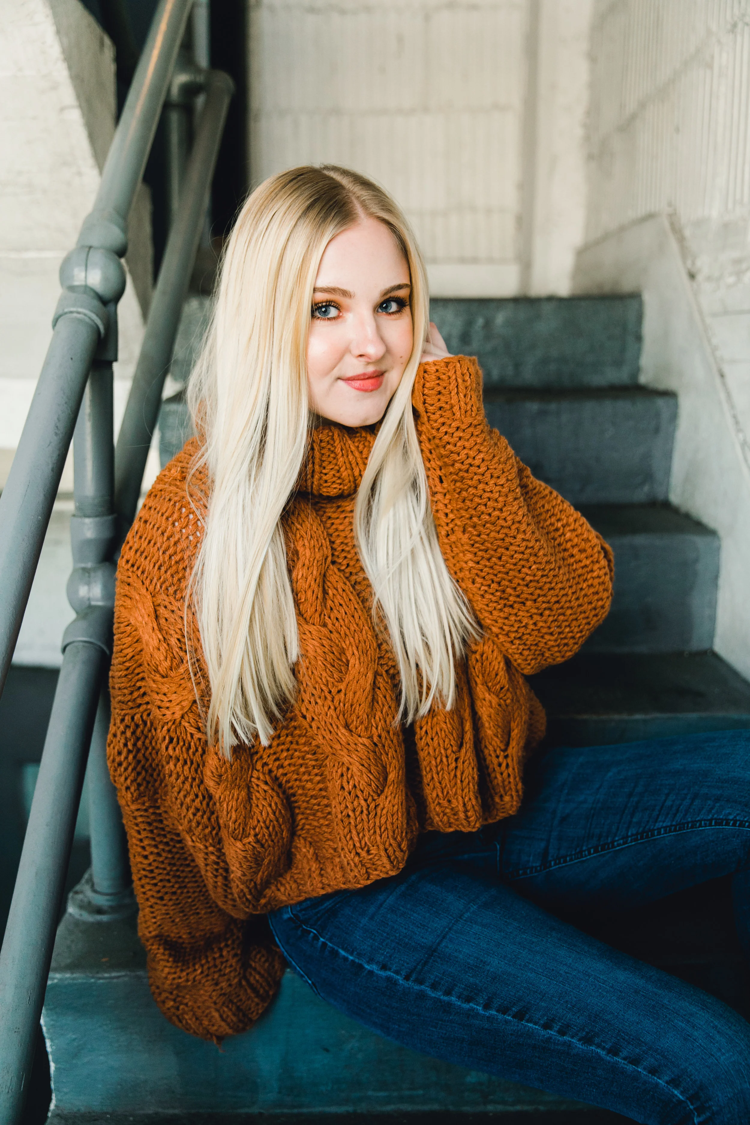 14_Savannah_Senior_0735.jpg