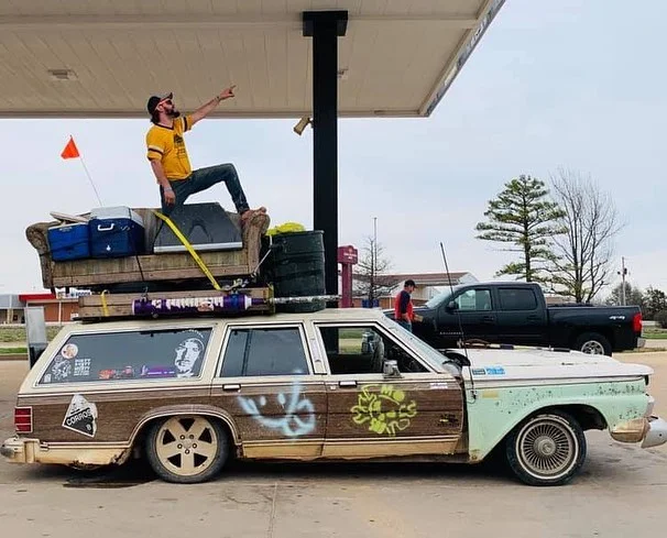 Looks like a wise choice for an offroad rally, eh?