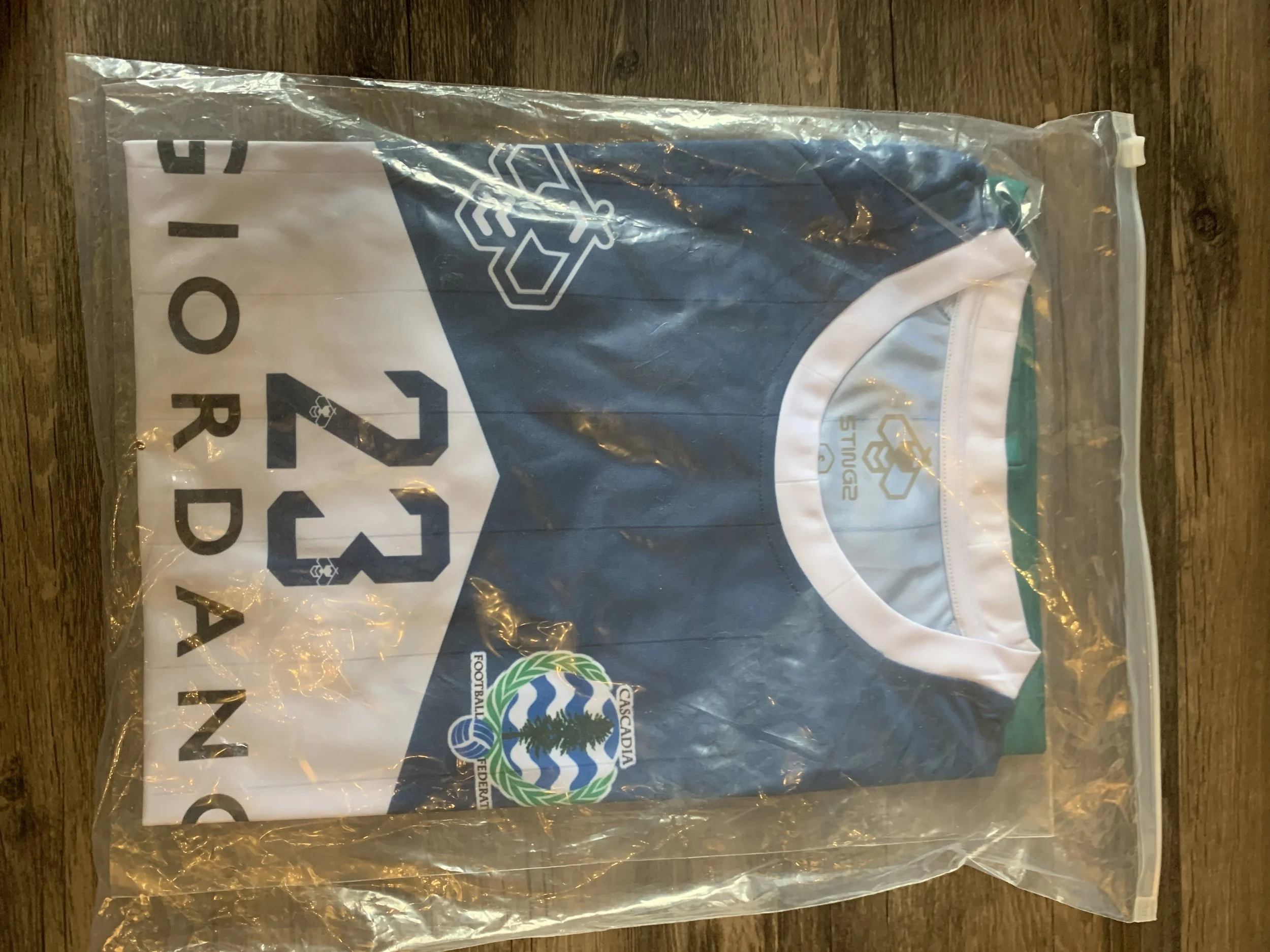 #23 2018 Home Top -Stingz World Football Cup Edition (1 Small)
