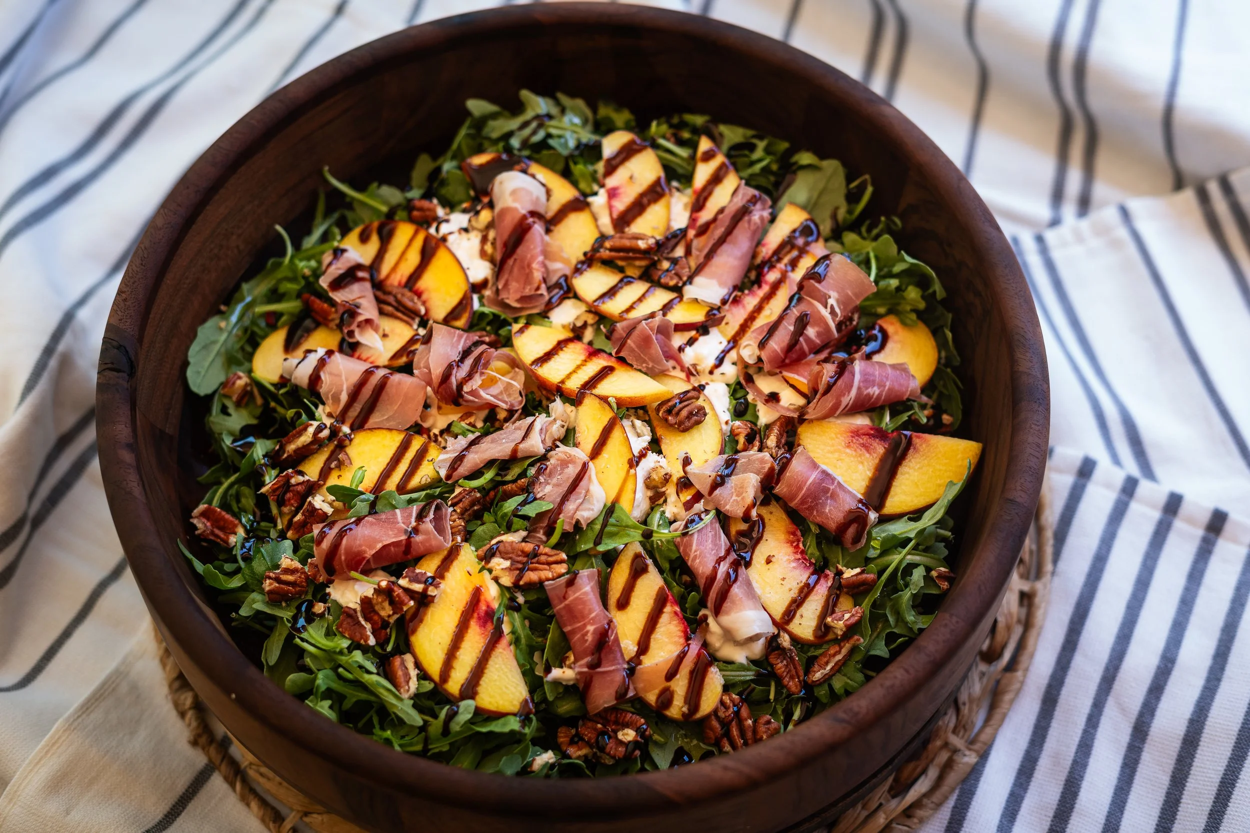 Peach Burrata Prosciutto Salad 