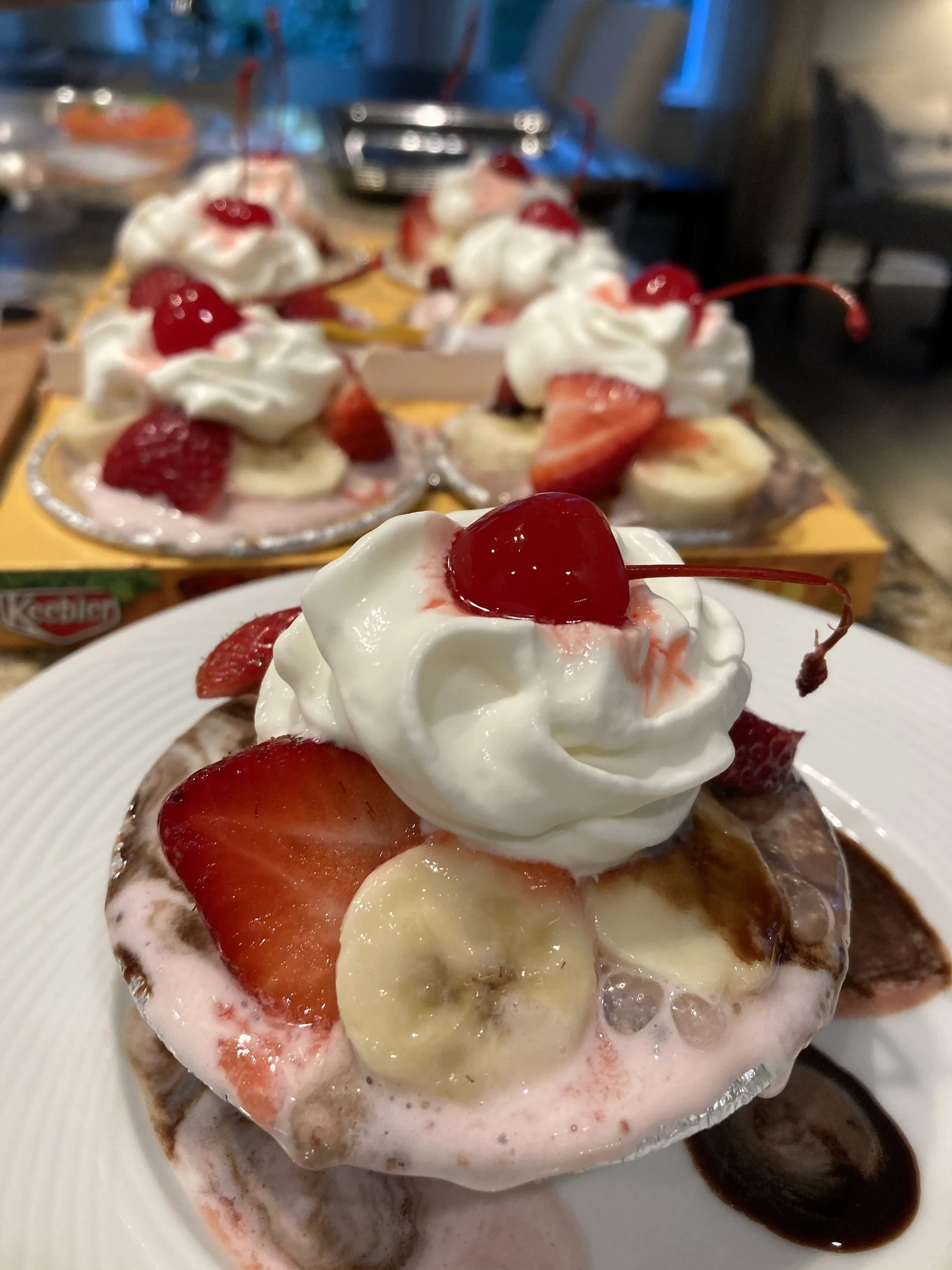 Recipe: Banana Split Mini Ice Cream Pies