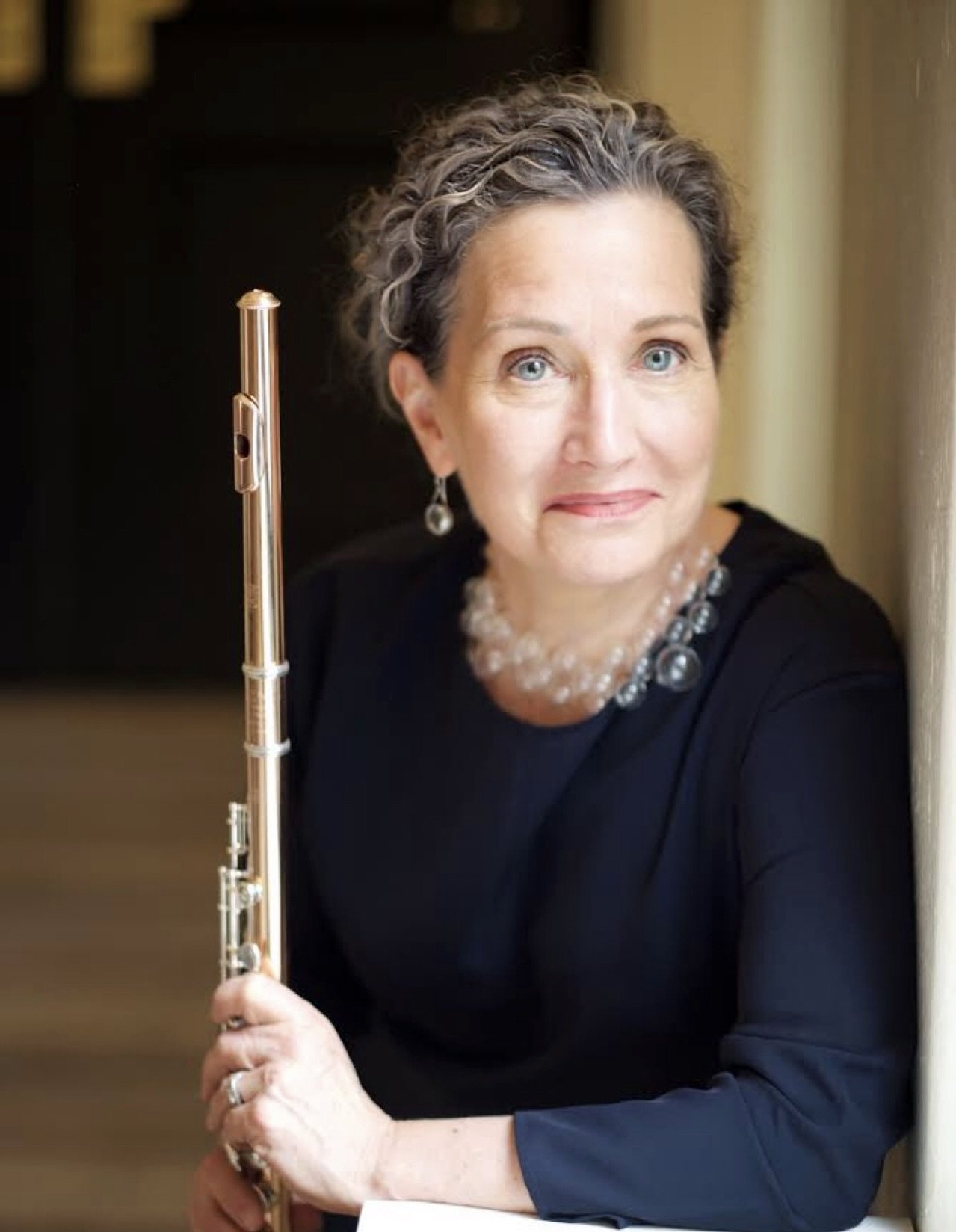 Linda Chesis, flute