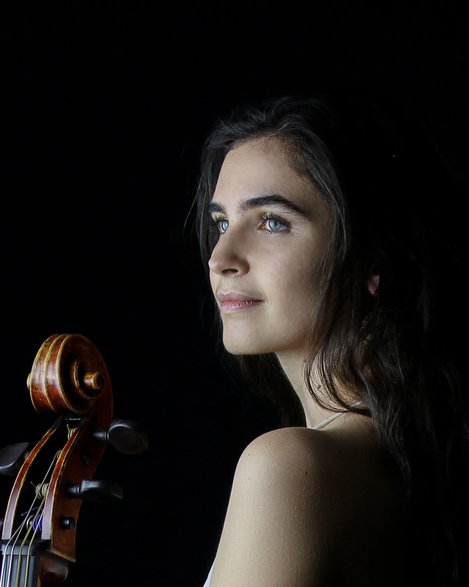 Clara Abel, cello