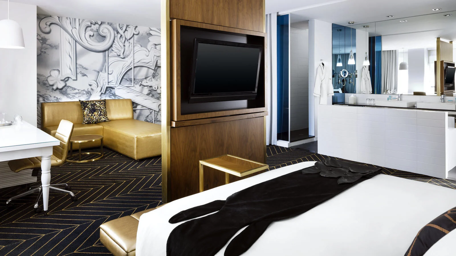 W Montreal  who1471gr-165956-Fantastic-Suite.jpg