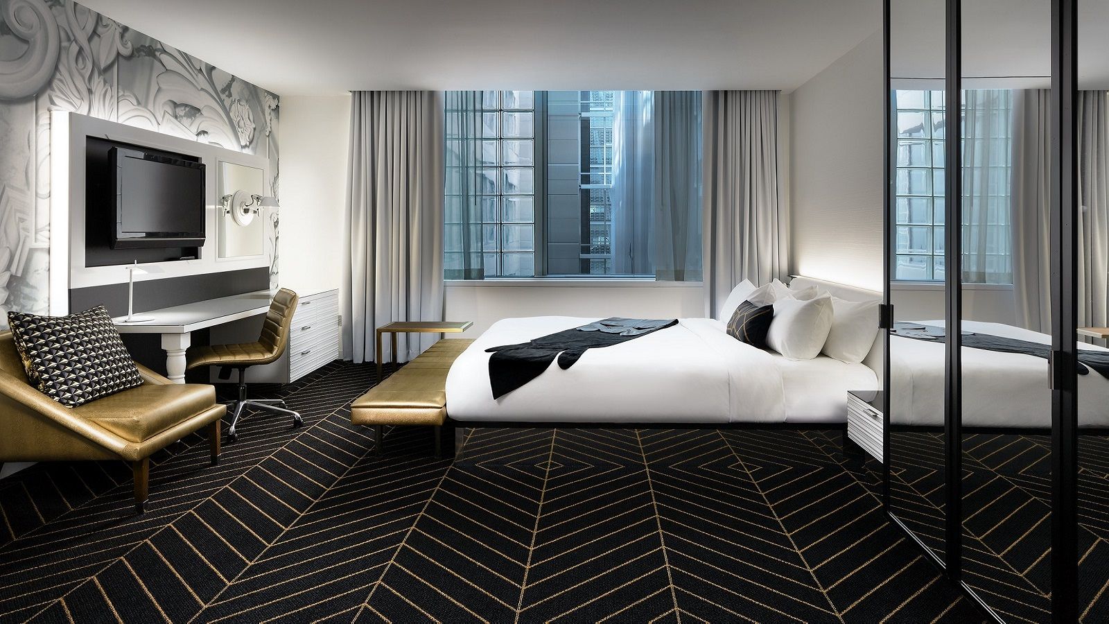 W Montreal who1471gr-197244-Mega-King.jpg