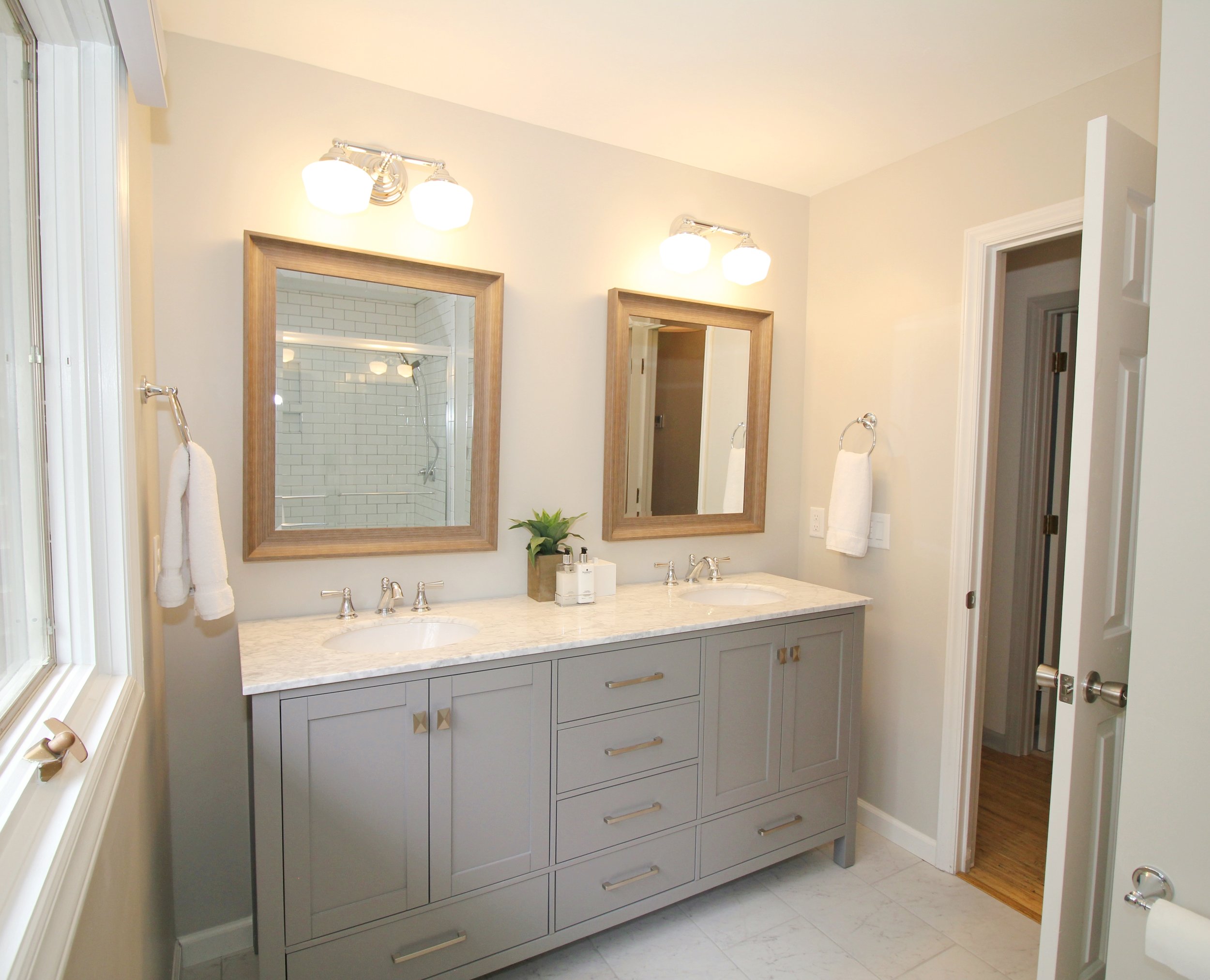 Hall bath.jpg